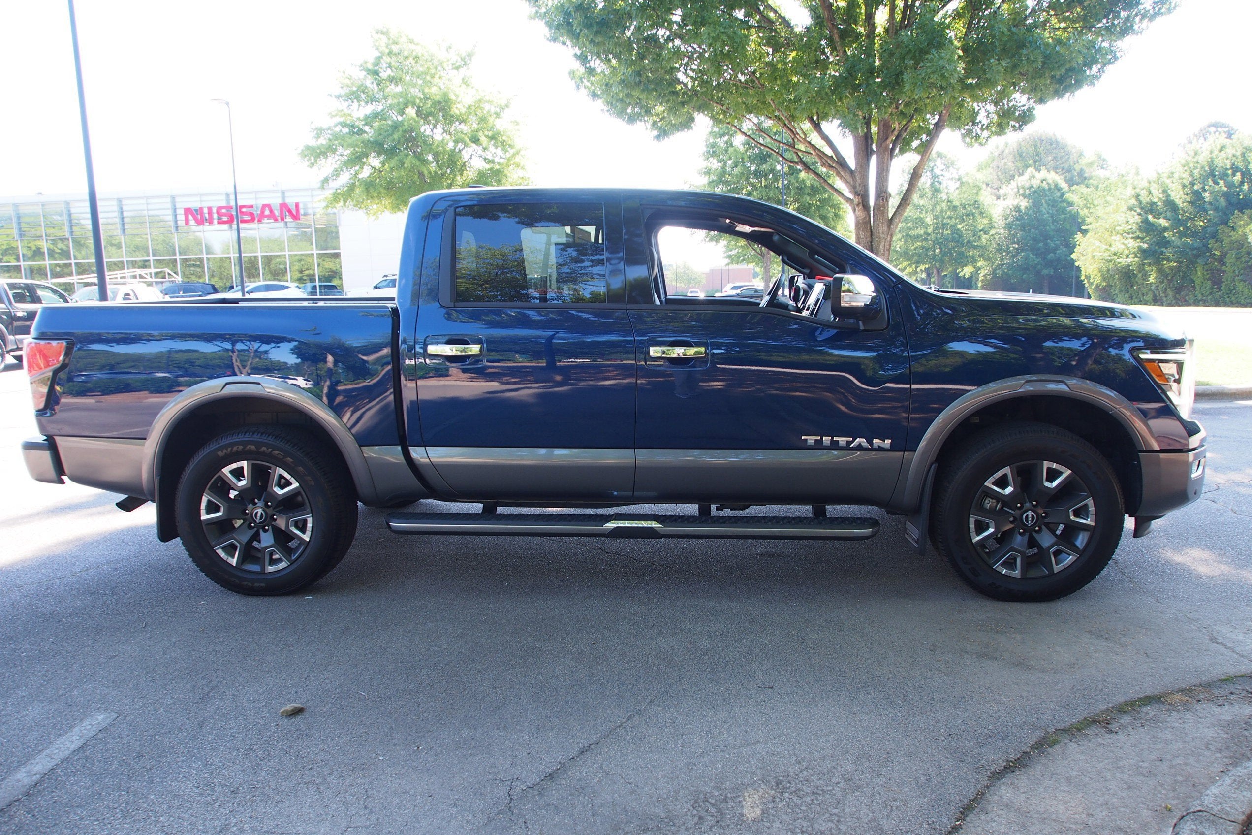 2023 Nissan Titan Platinum Reserve