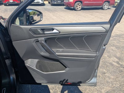 2023 Volkswagen Tiguan SE R-Line Black