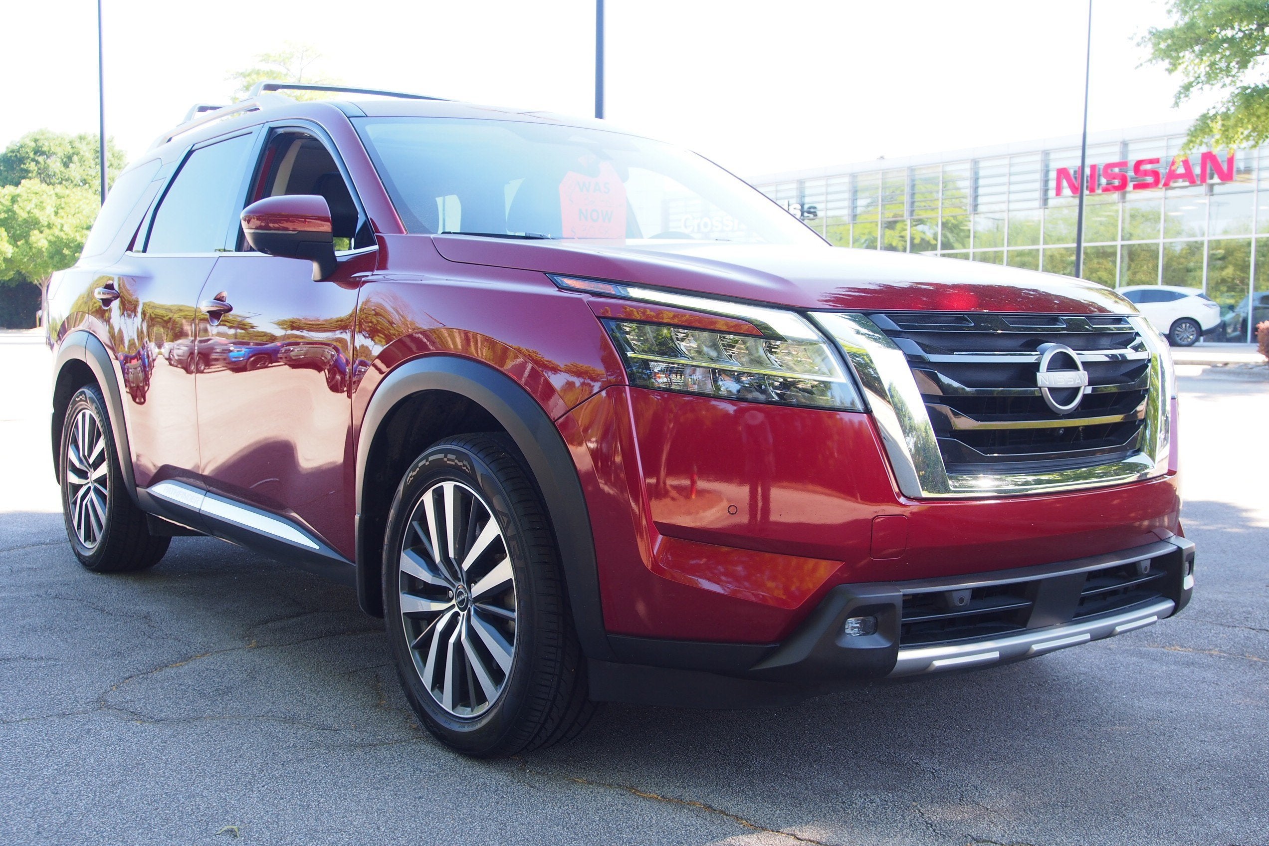 2022 Nissan Pathfinder Platinum