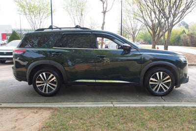 2022 Nissan Pathfinder Platinum
