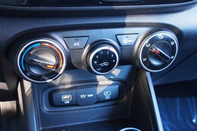 2025 Hyundai Venue SE