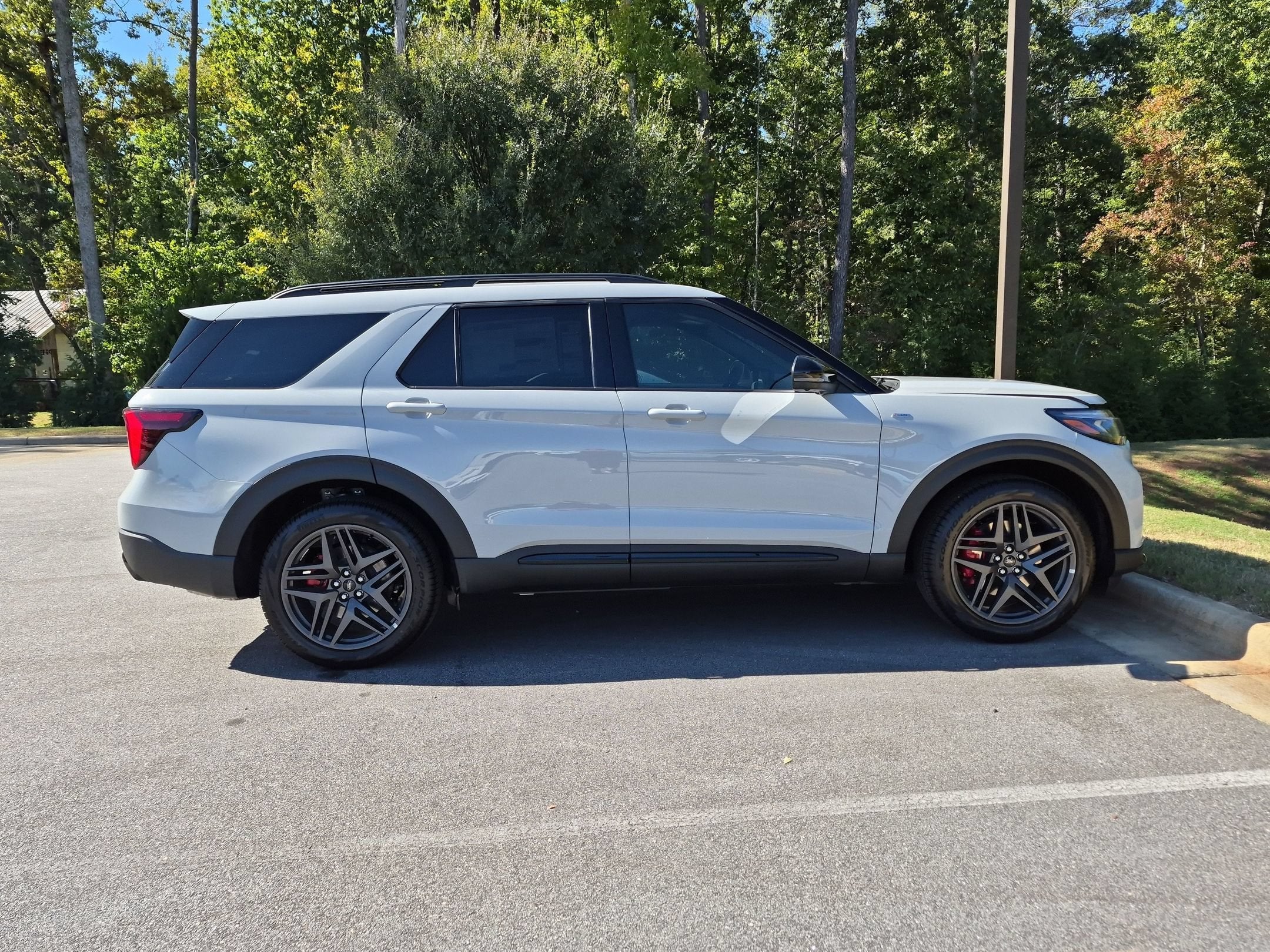 2027 Ford Explorer ST-Line