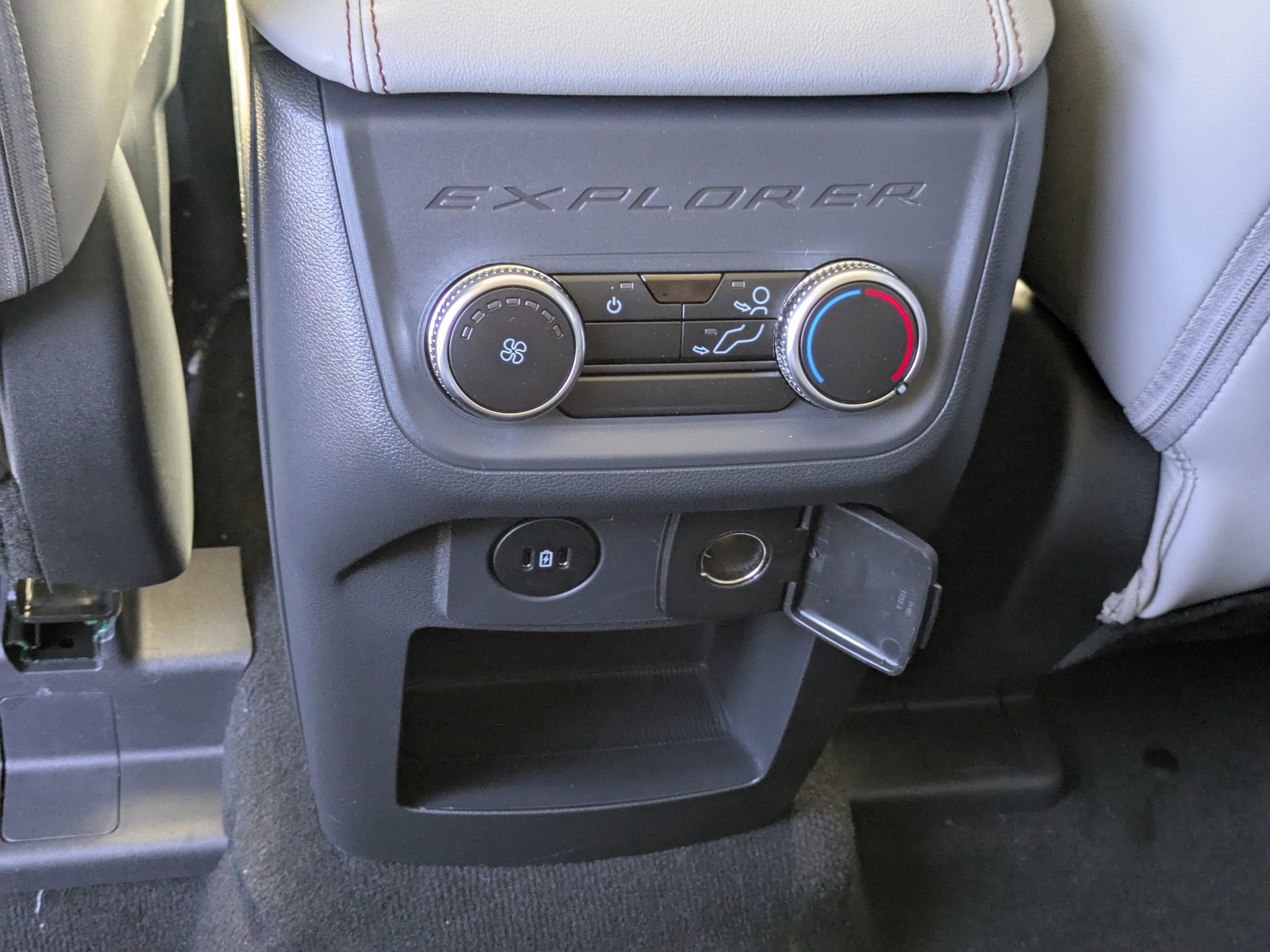 2026 Ford Explorer Active (200A)