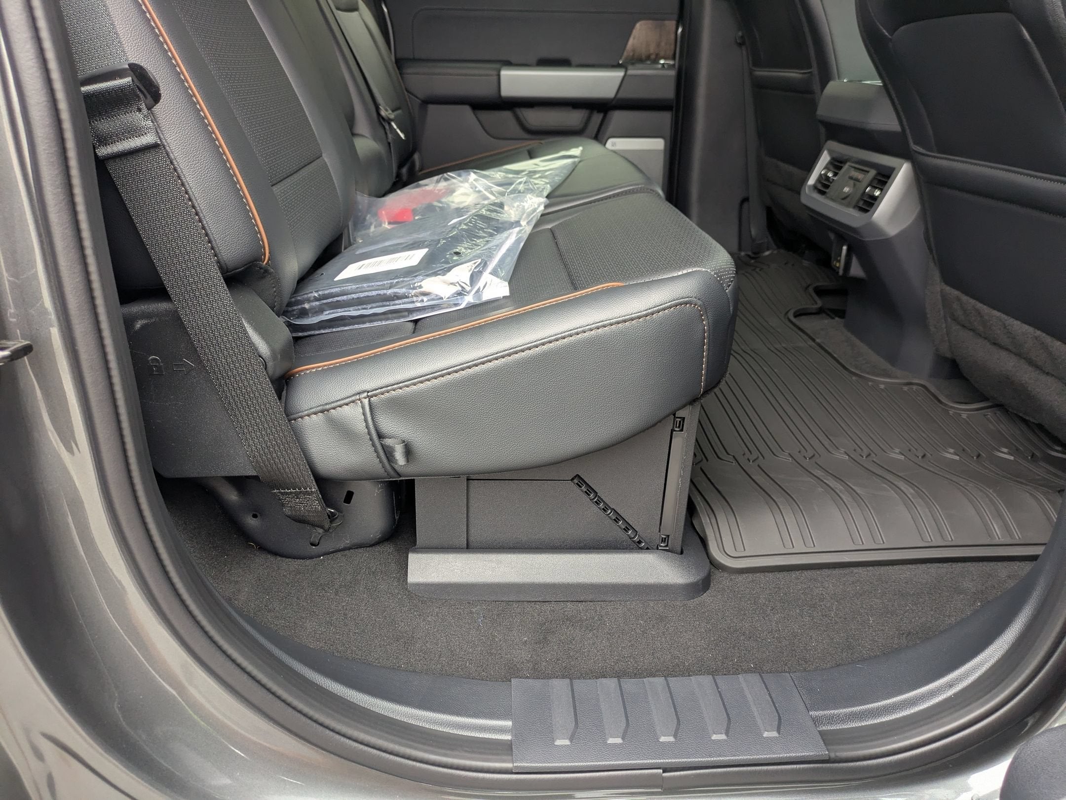 2026 Ford Super Duty F-350 DRW LARIAT