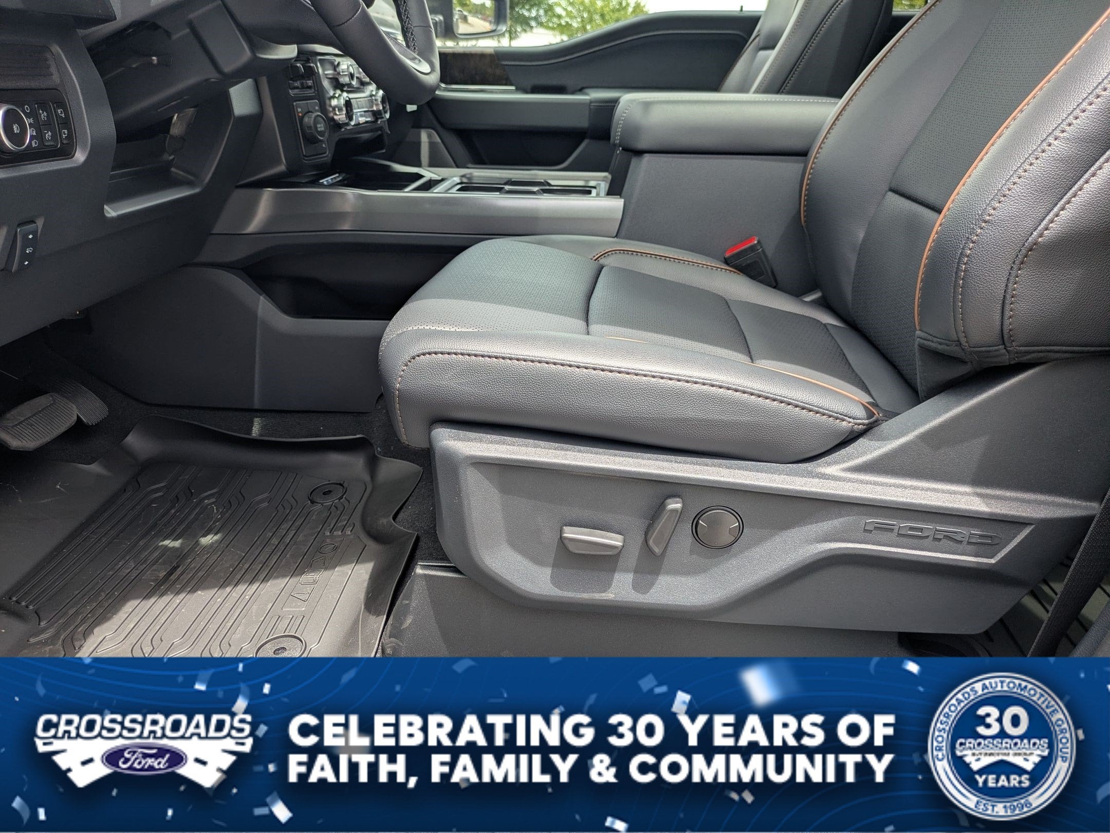 2026 Ford Super Duty F-350 DRW LARIAT