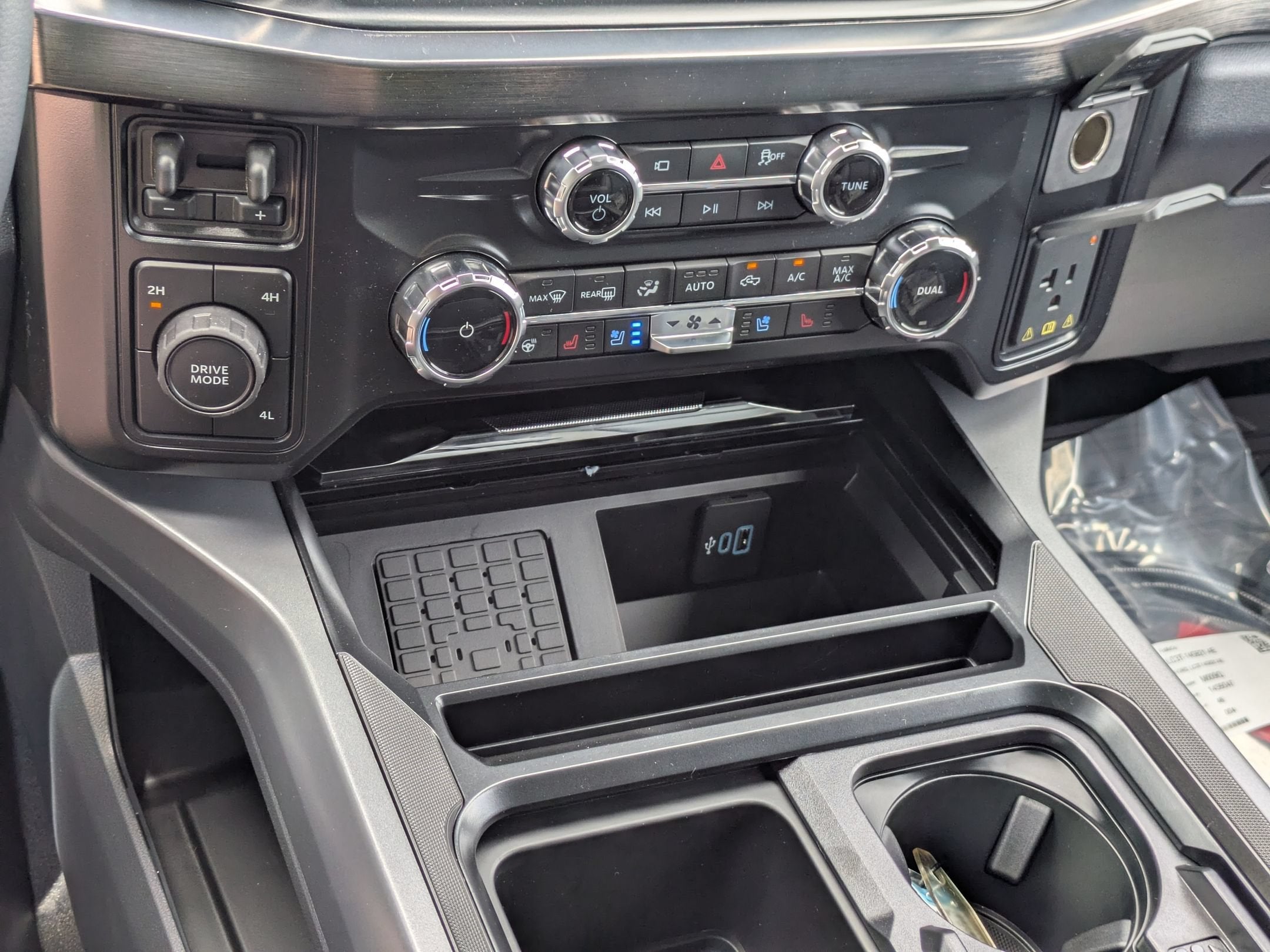 2026 Ford Super Duty F-350 DRW LARIAT