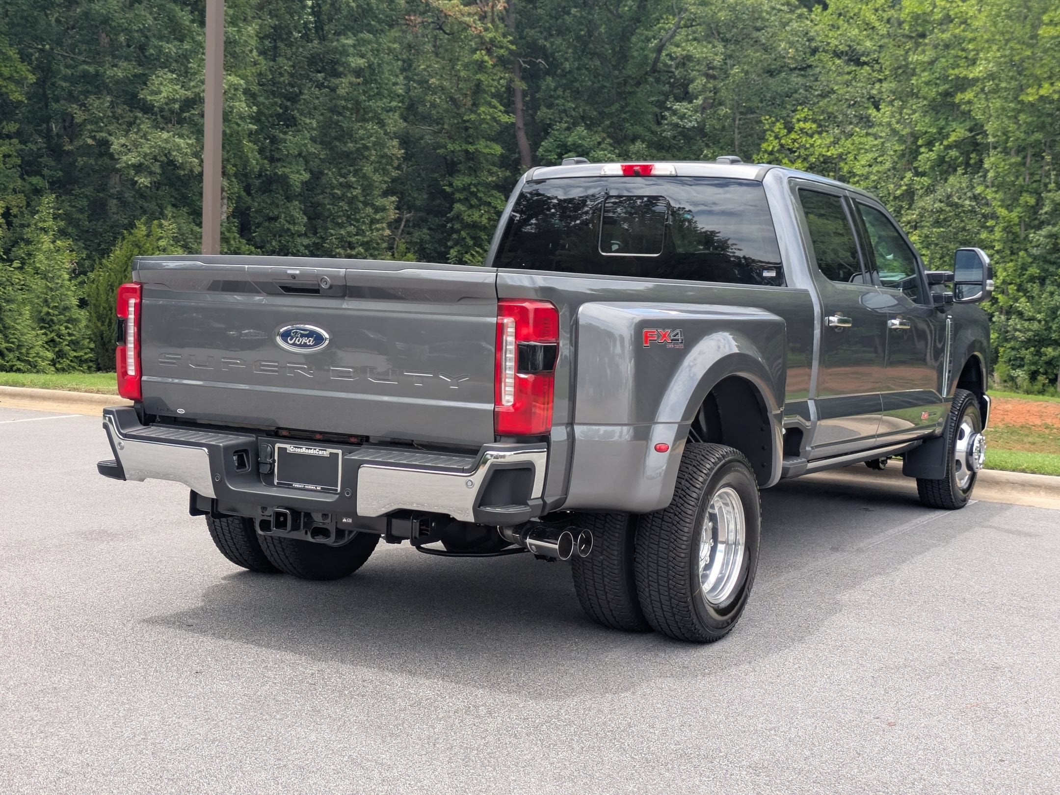 2026 Ford Super Duty F-350 DRW LARIAT