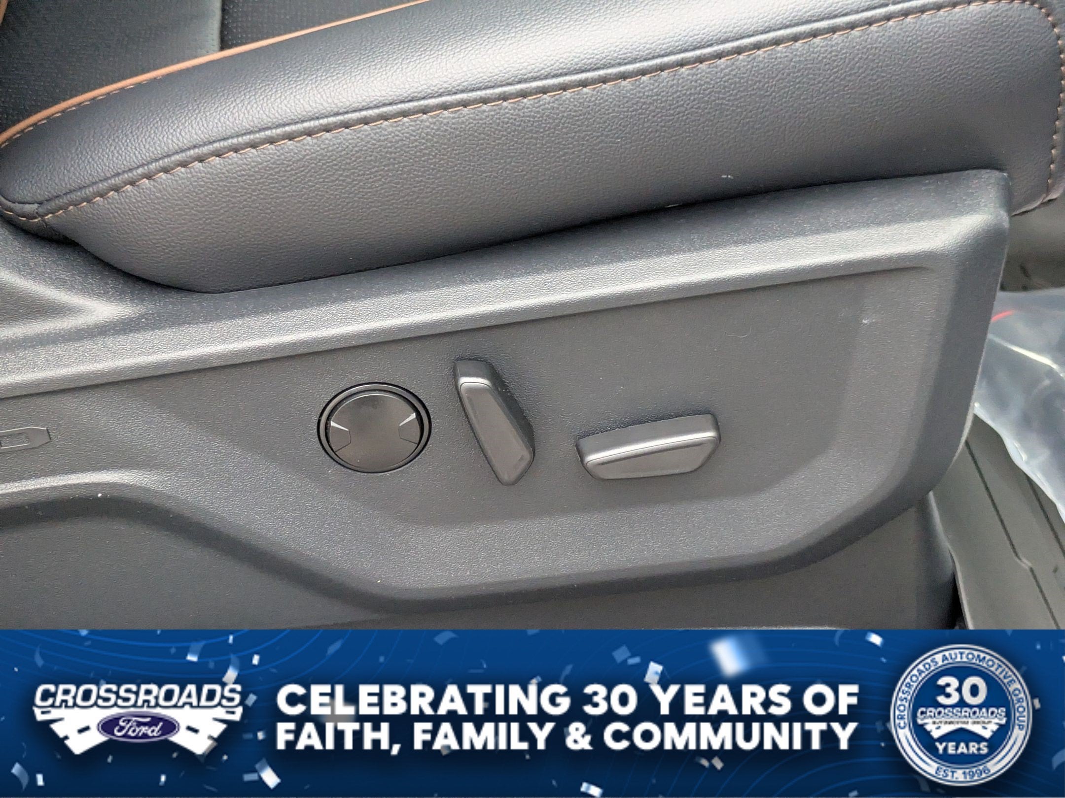 2026 Ford Super Duty F-350 DRW LARIAT