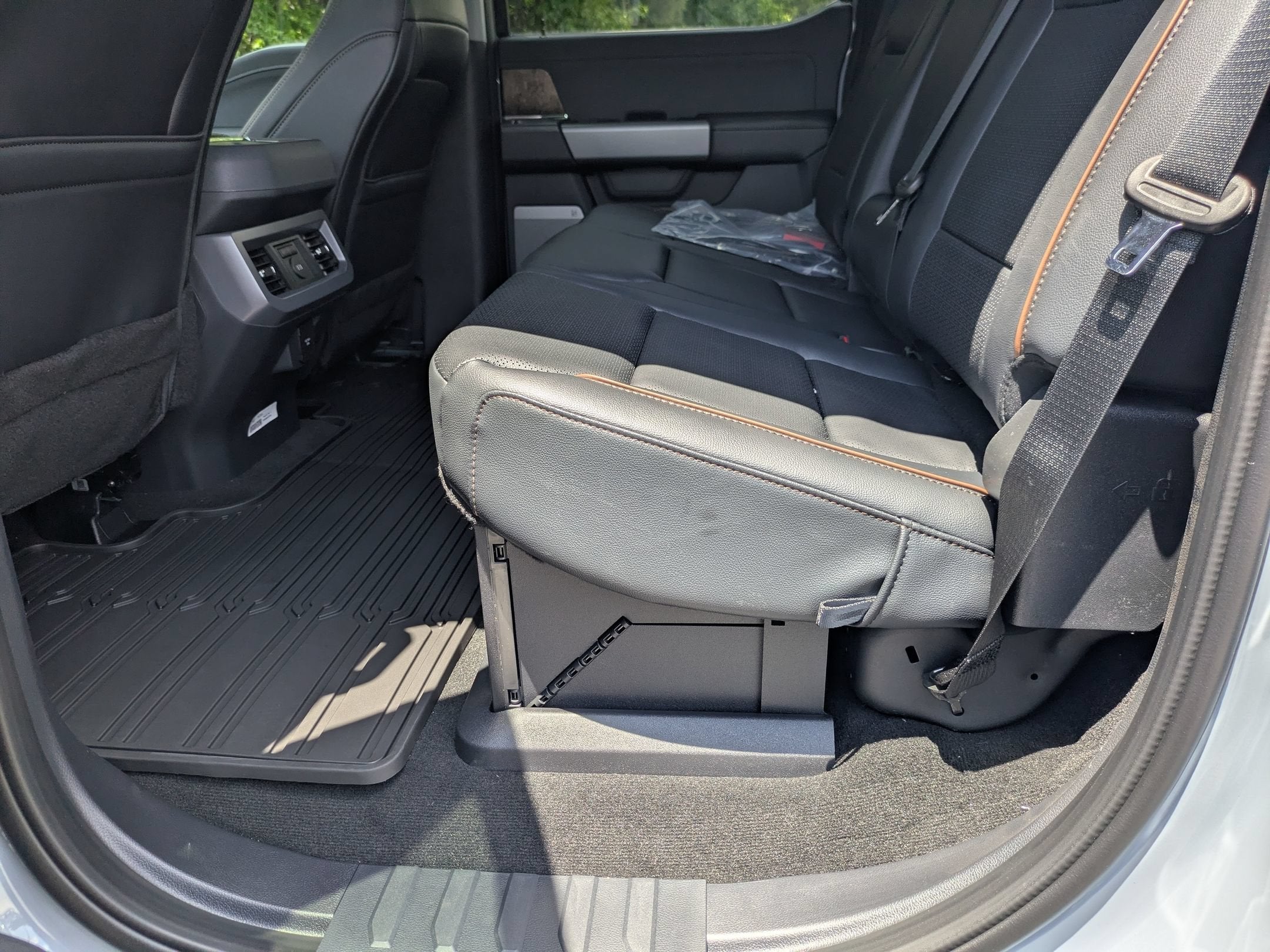 2026 Ford Super Duty F-350 DRW LARIAT