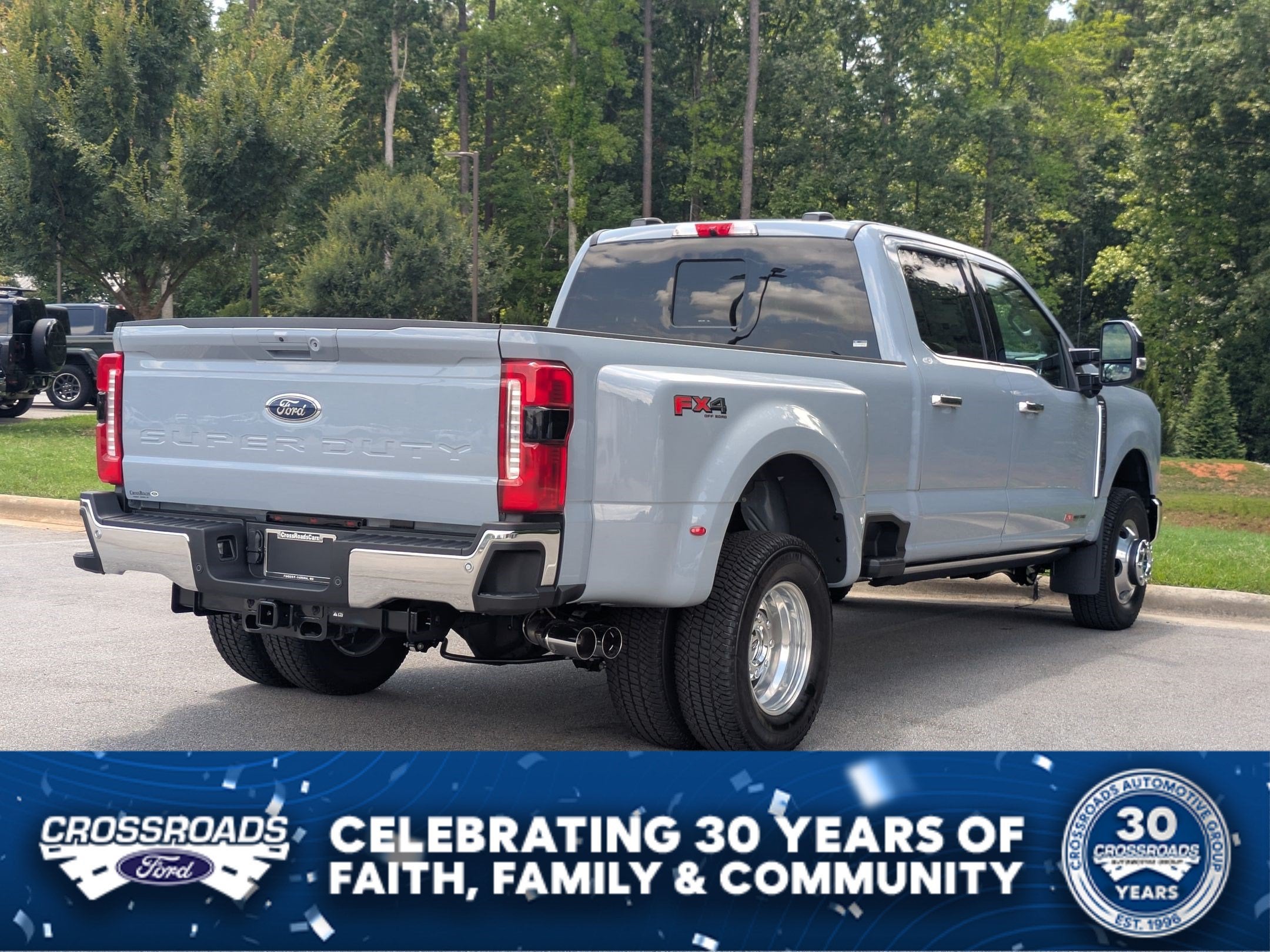 2026 Ford Super Duty F-350 DRW LARIAT
