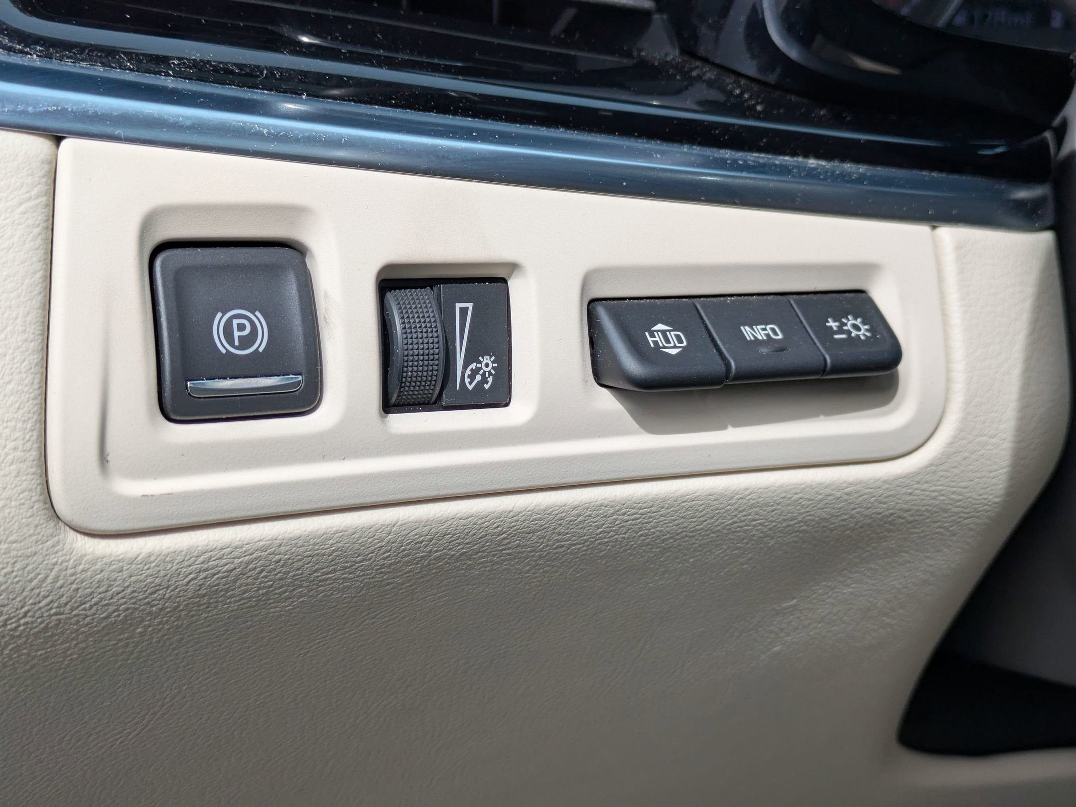 2023 Cadillac XT6 FWD Premium Luxury