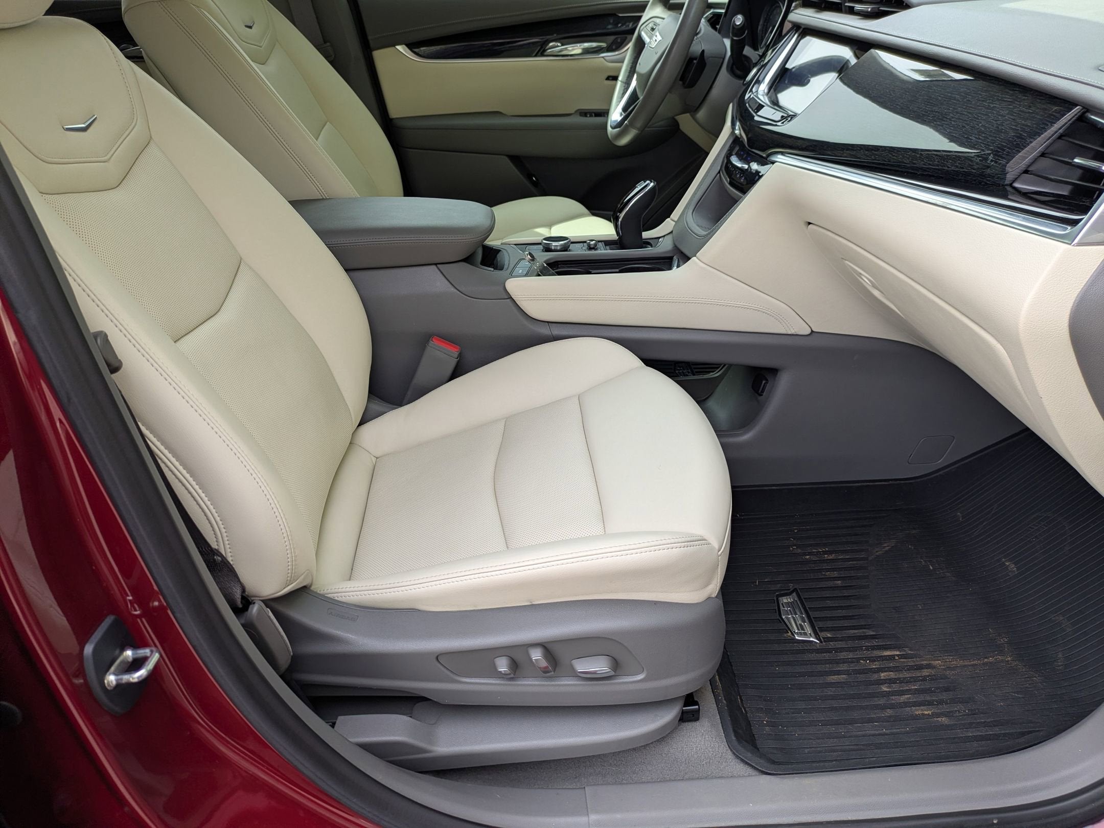 2023 Cadillac XT6 FWD Premium Luxury