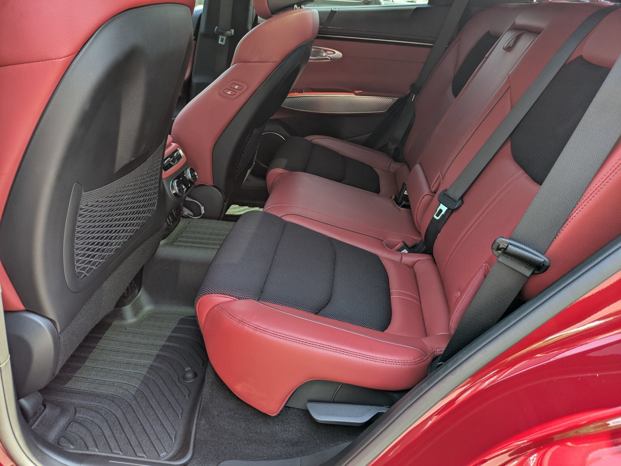 2023 Genesis GV70 2.5T