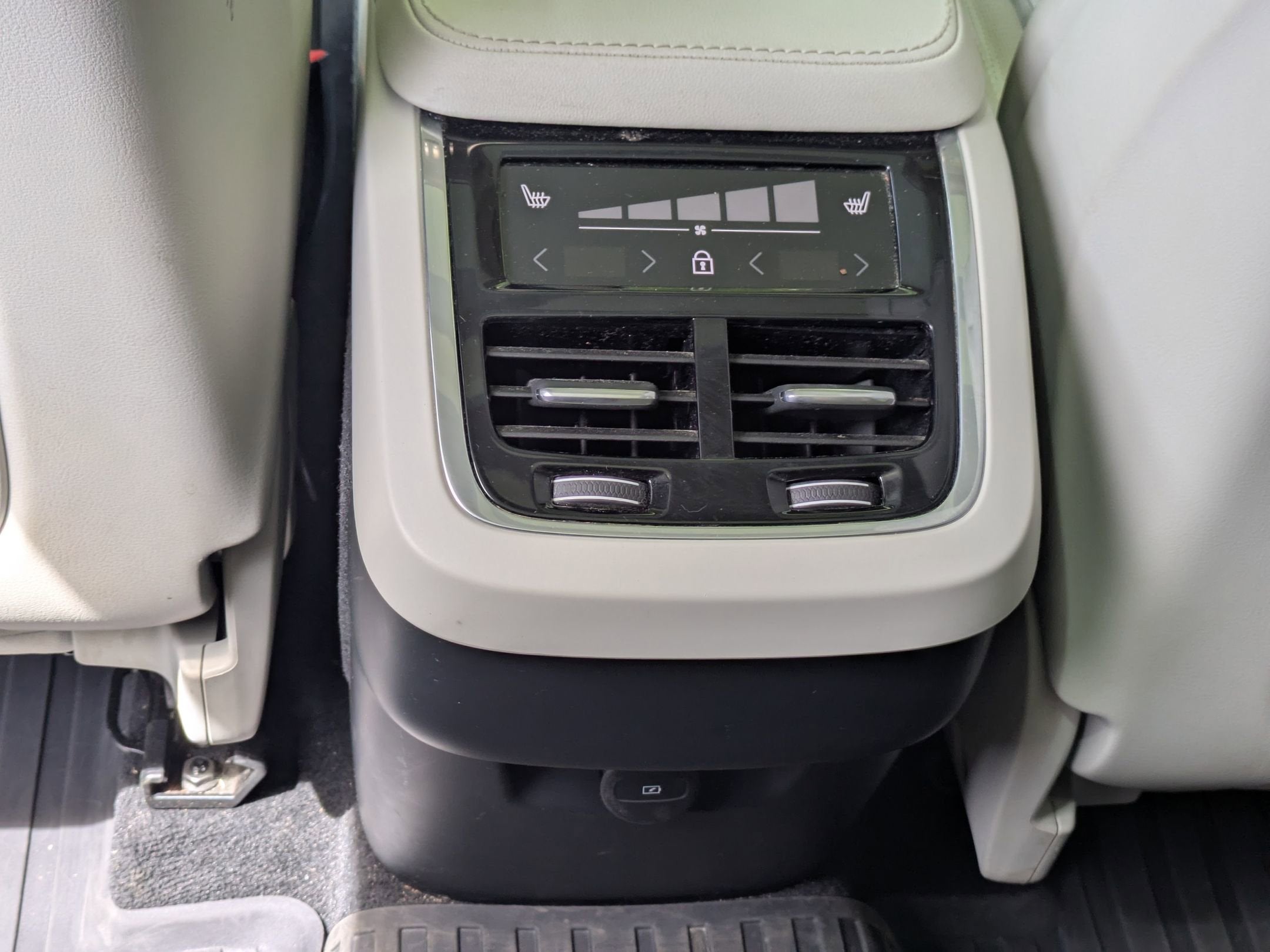 2023 Volvo XC90 Ultimate