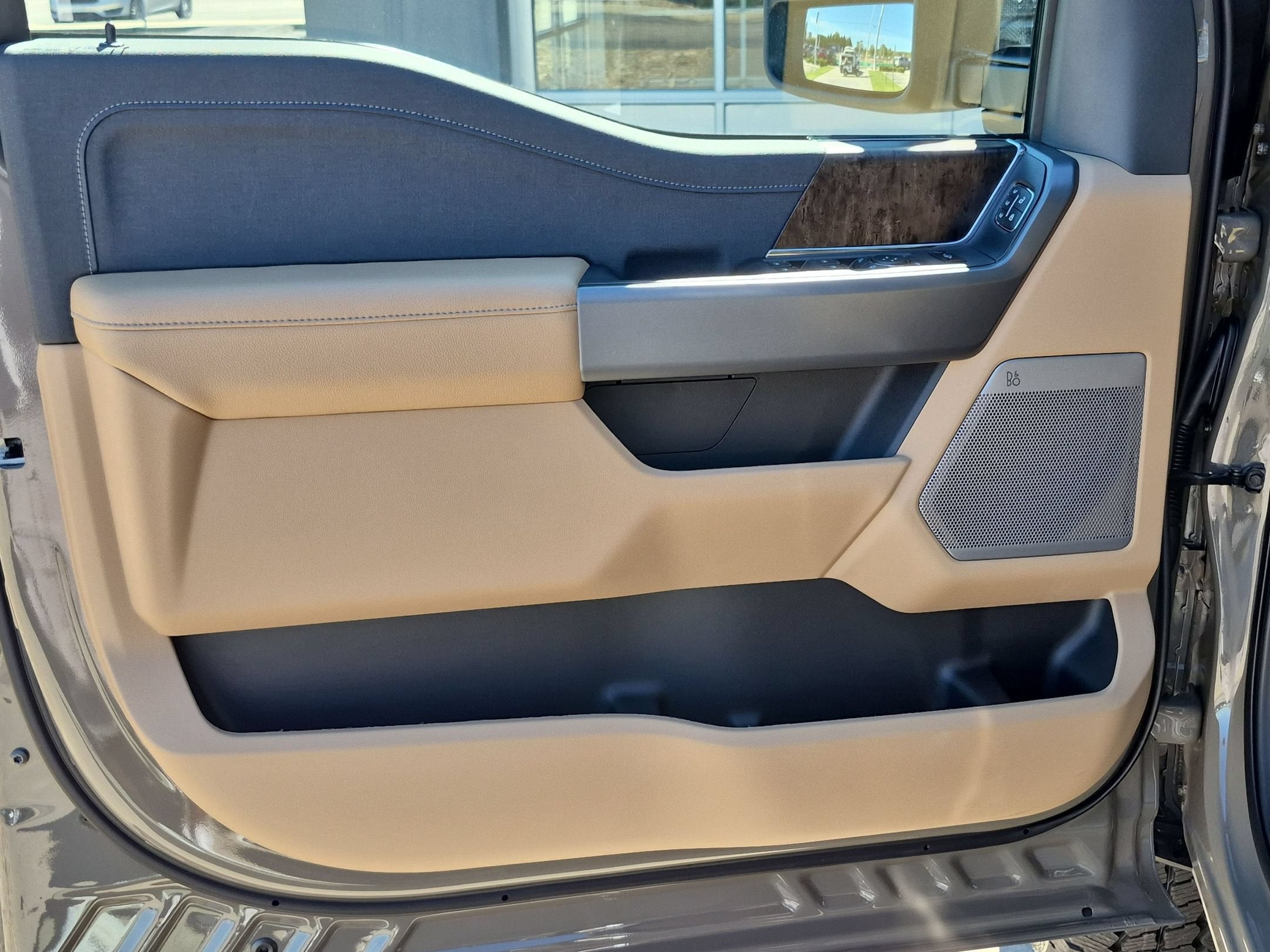 2027 Ford Super Duty F-250 SRW LARIAT