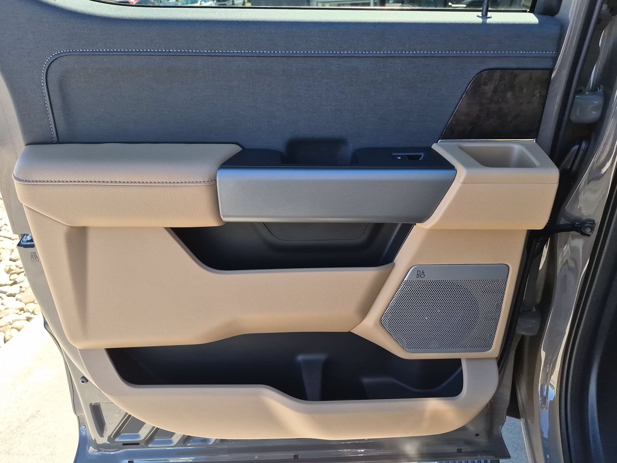 2027 Ford Super Duty F-250 SRW LARIAT