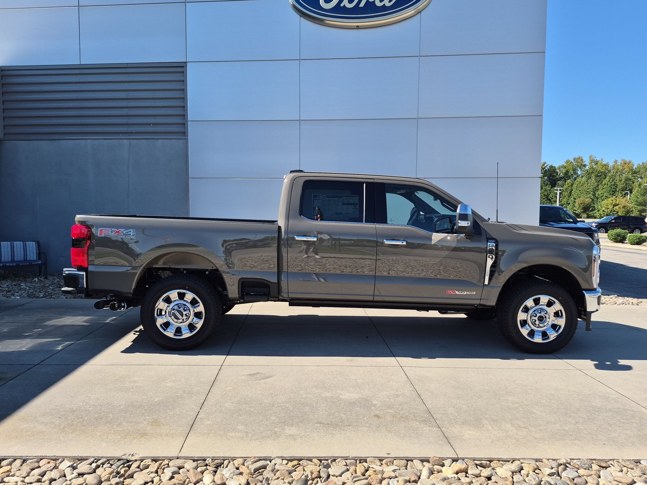2027 Ford Super Duty F-250 SRW LARIAT