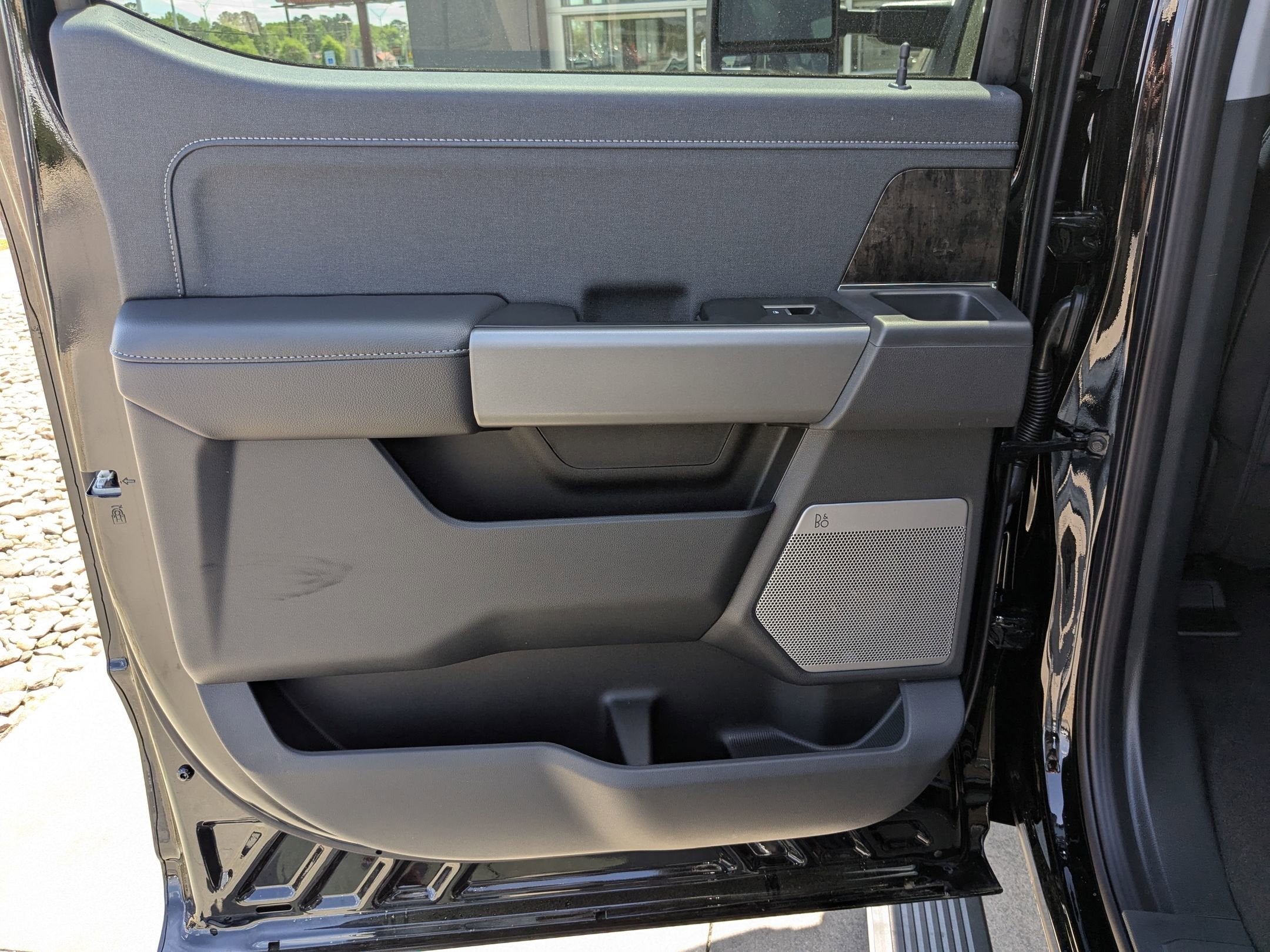 2025 Ford Super Duty F-350 SRW LARIAT