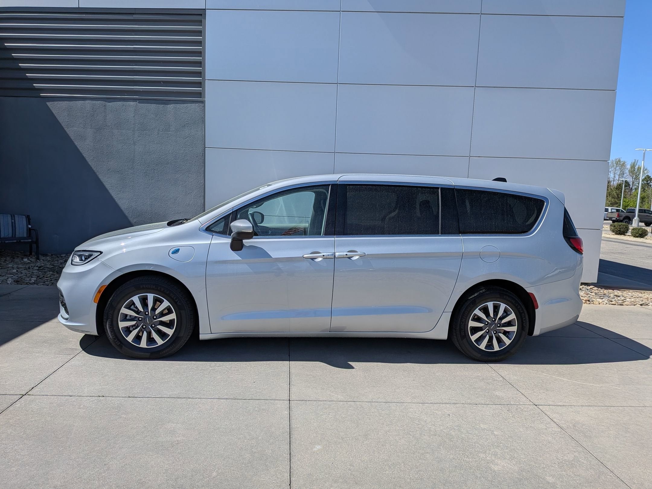 2023 Chrysler Pacifica Hybrid Touring L
