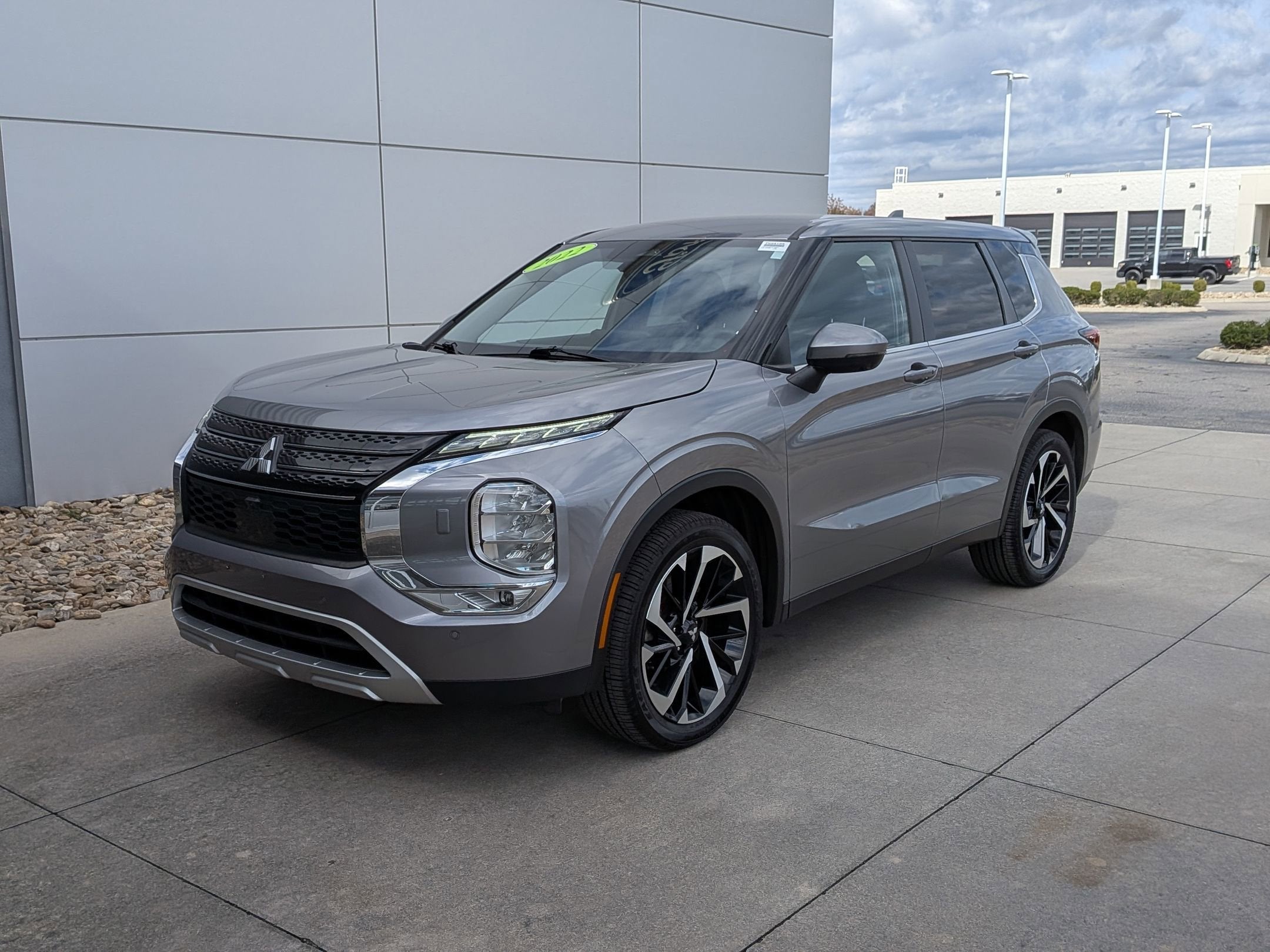 2022 Mitsubishi Outlander SE