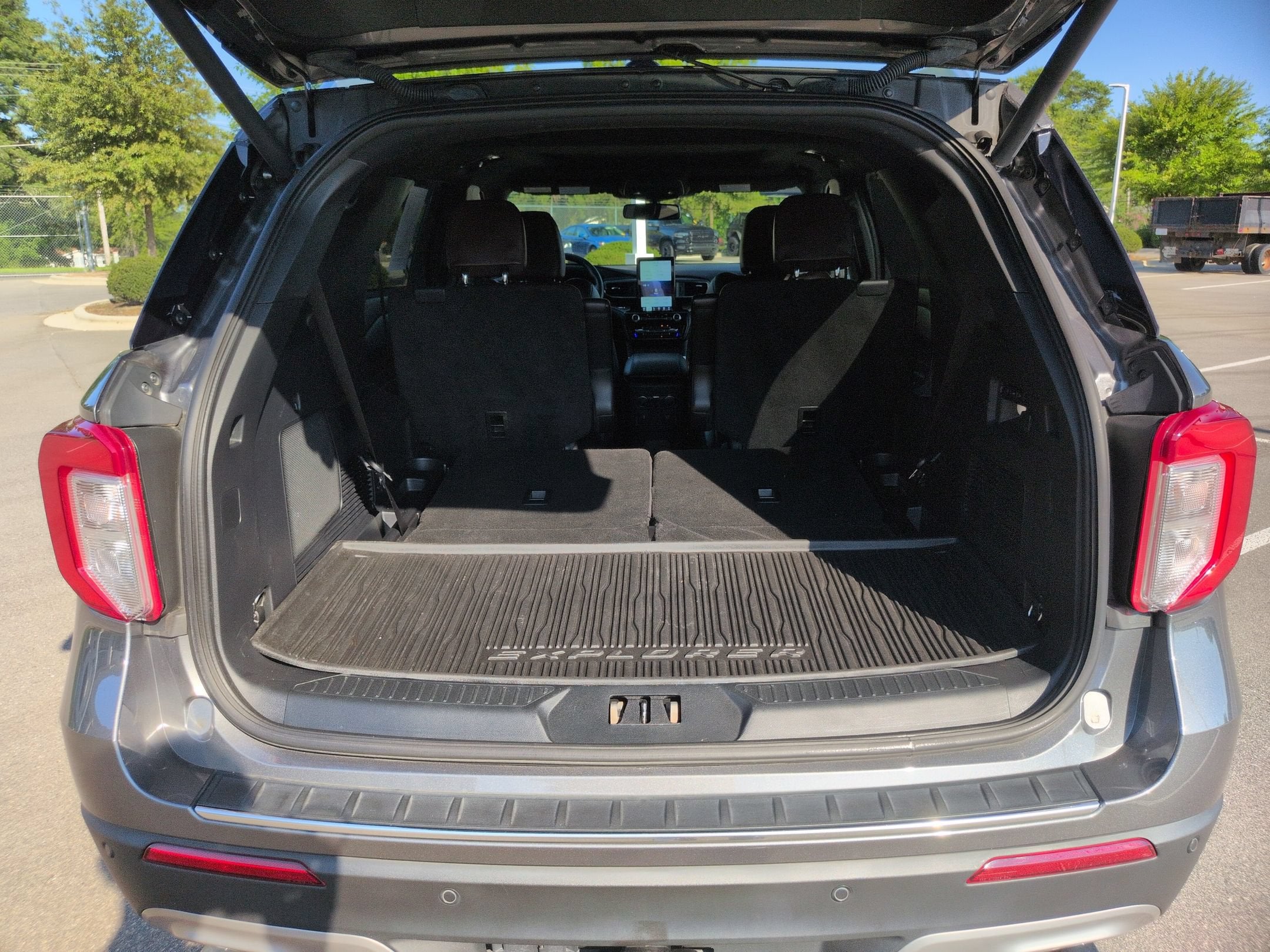 2023 Ford Explorer Platinum