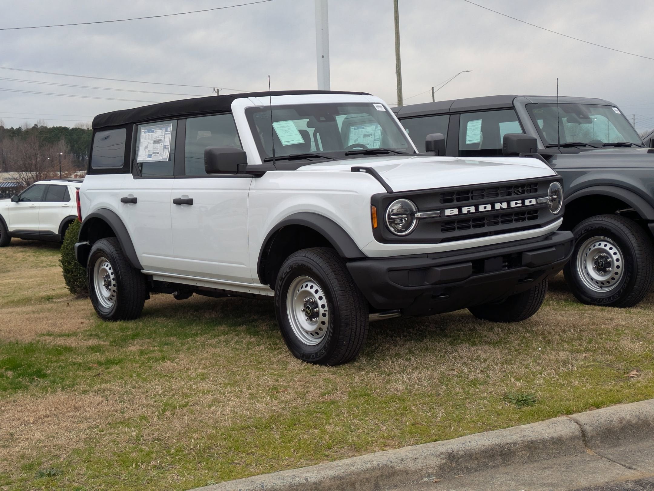 2025 Ford Bronco Base