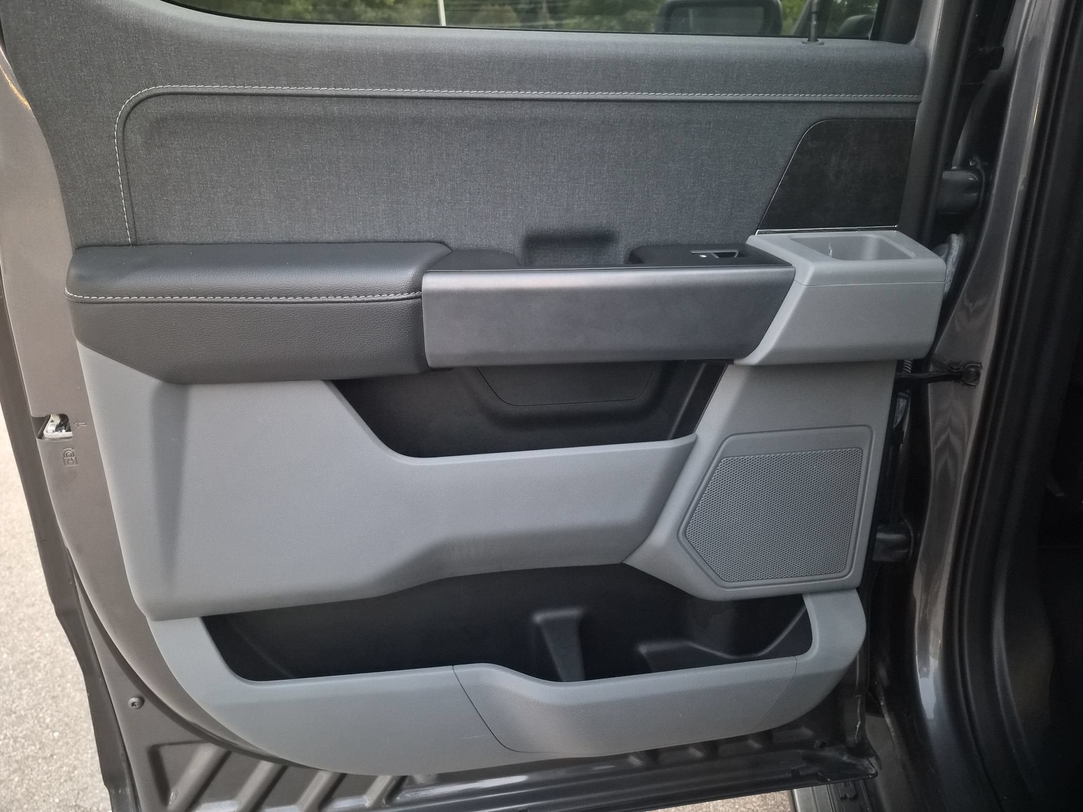 2023 Ford F-150 Lightning XLT