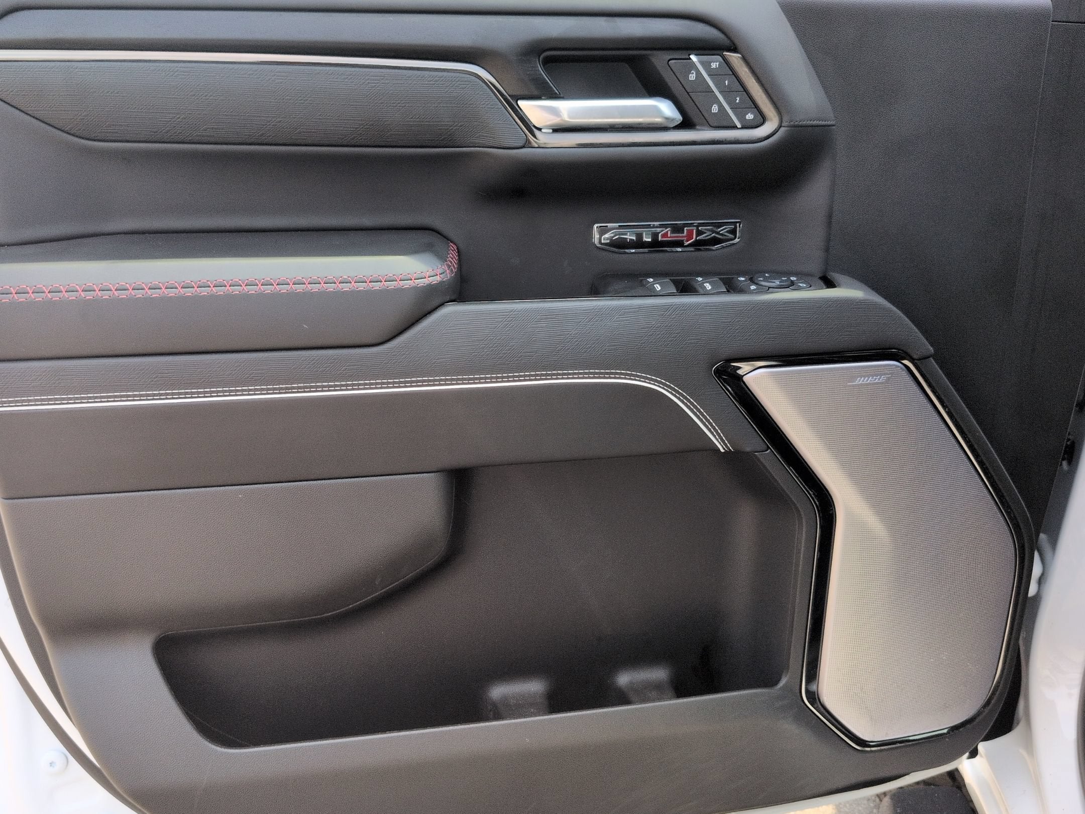 2025 GMC Sierra 1500 AT4X
