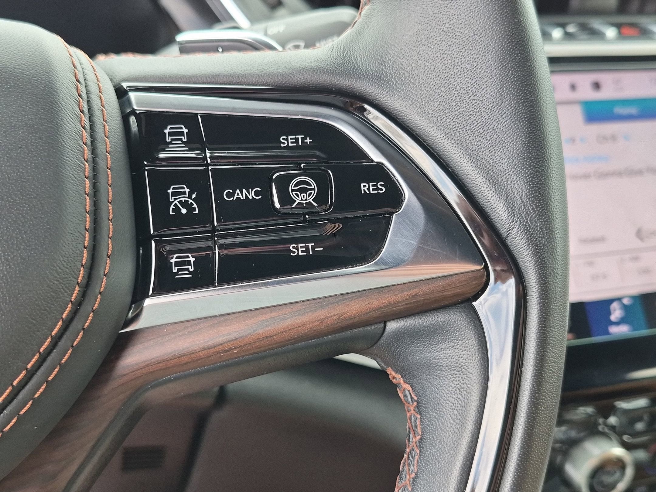 2023 Jeep Grand Cherokee L Summit