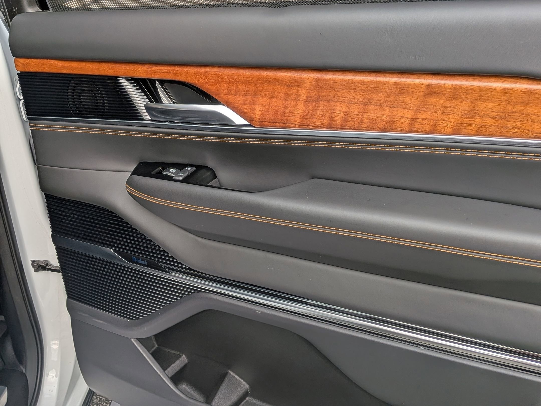 2023 Jeep Grand Wagoneer Series III