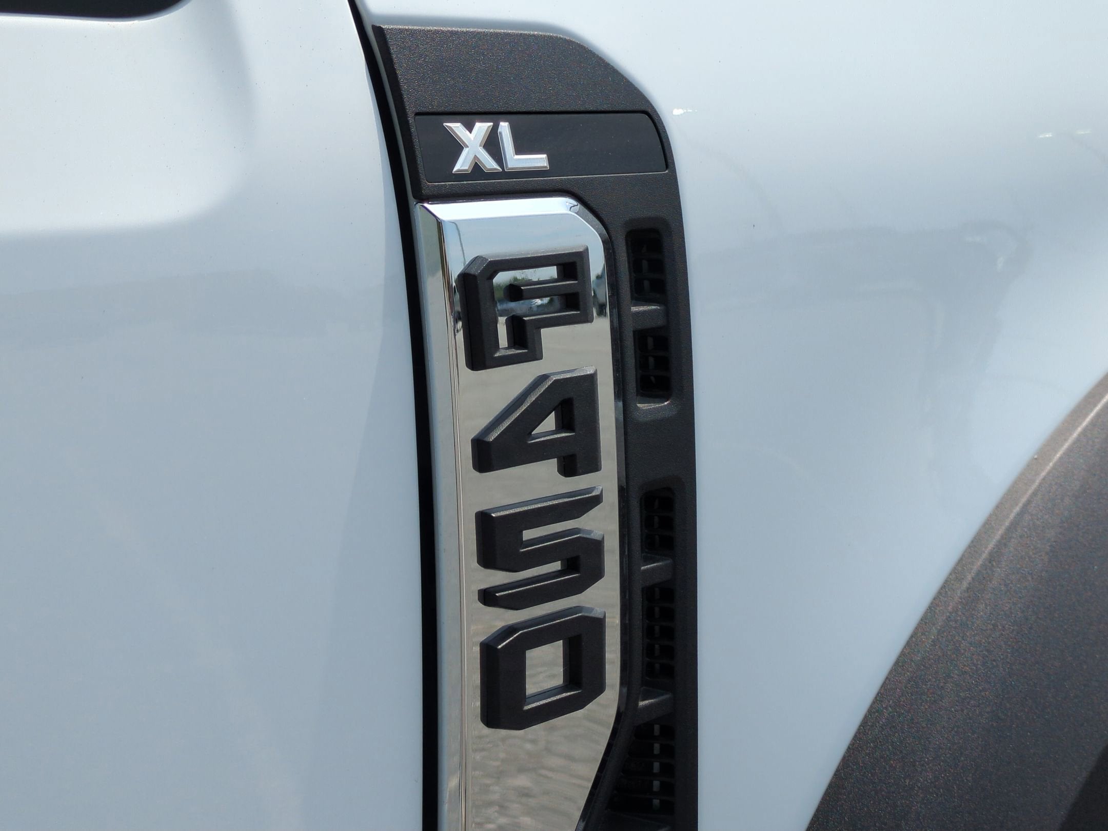 2026 Ford Super Duty F-450 DRW XL