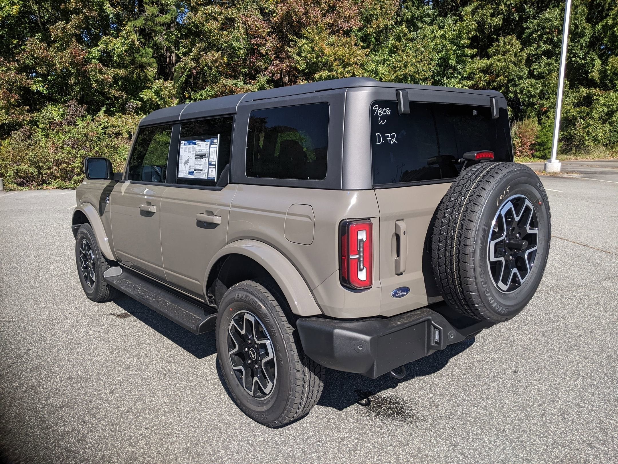 2025 Ford Bronco Outer Banks
