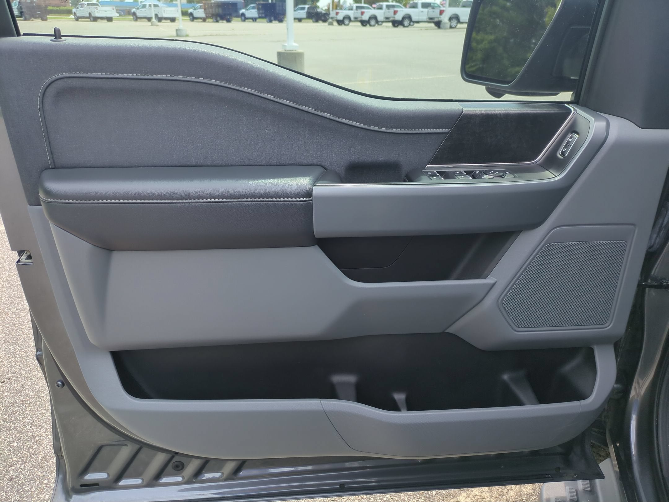 2023 Ford F-150 Lightning XLT