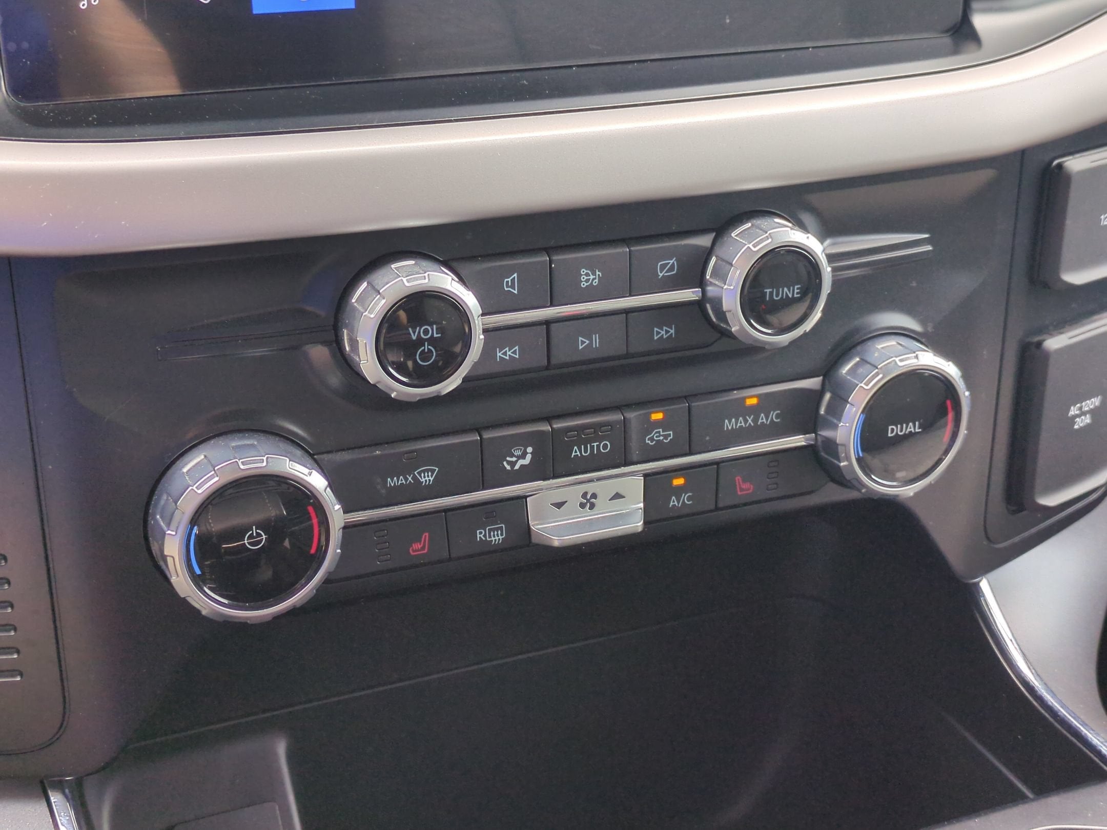 2023 Ford F-150 Lightning XLT