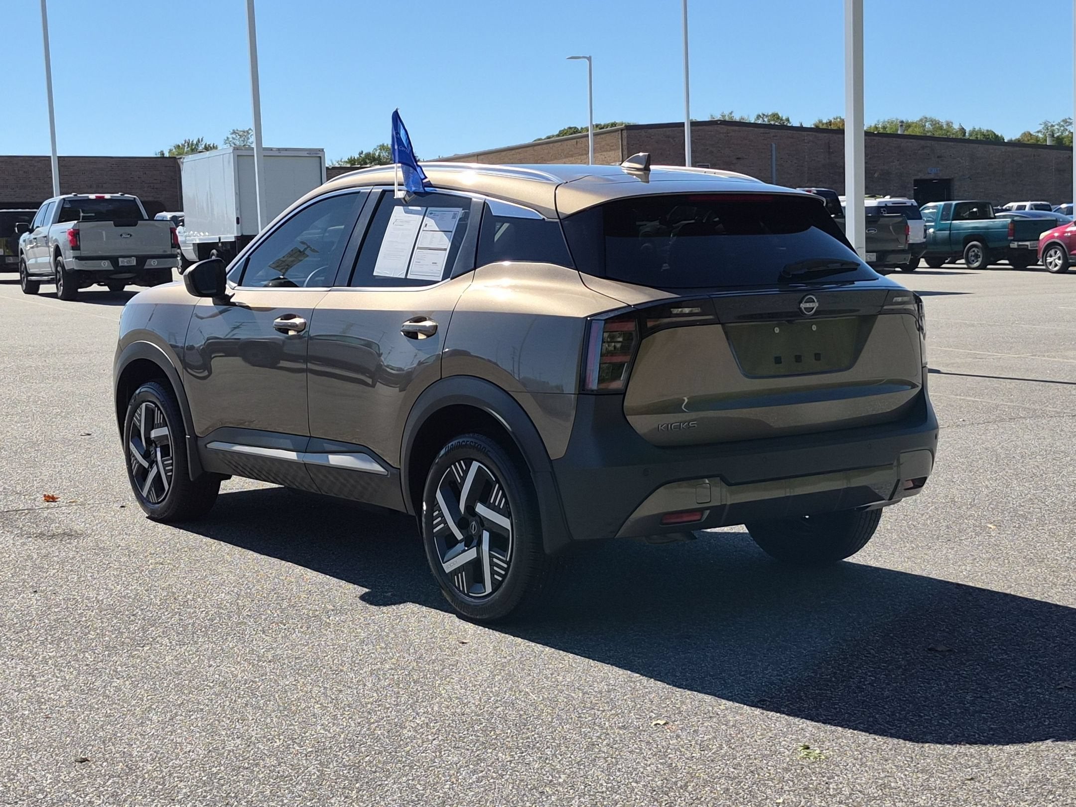 2025 Nissan Kicks SV