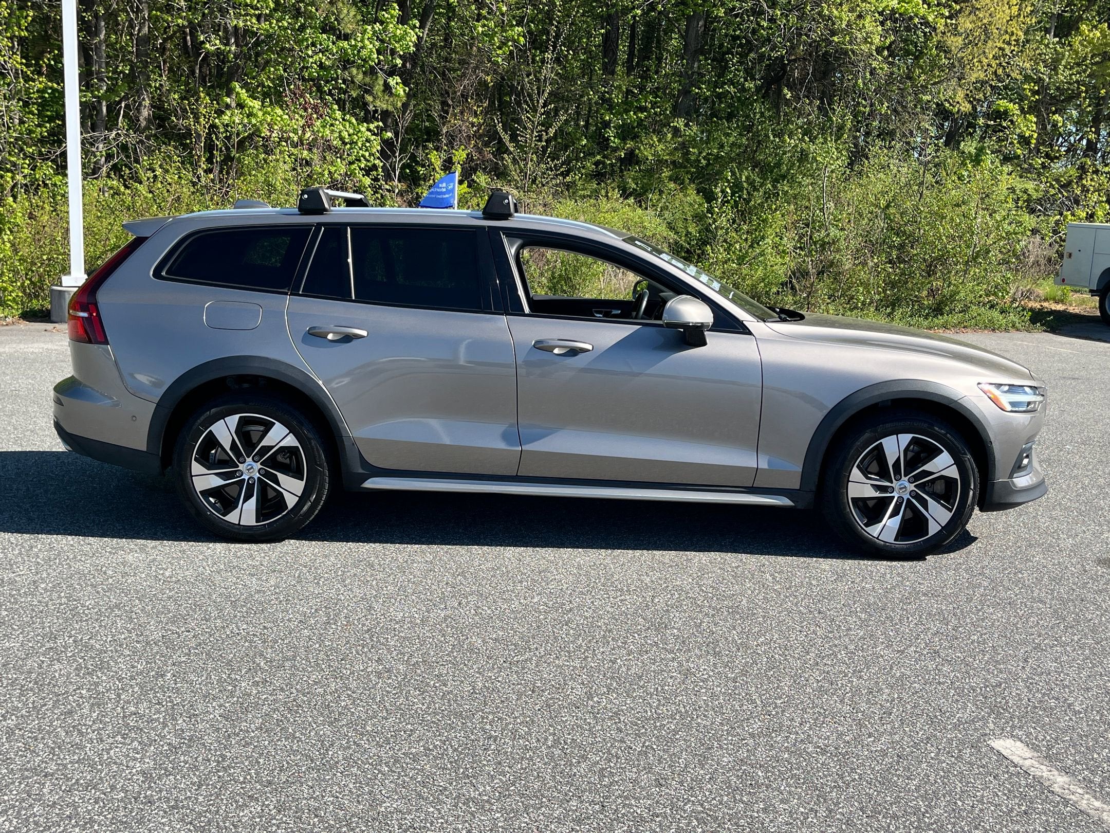2021 Volvo V60 Cross Country T5