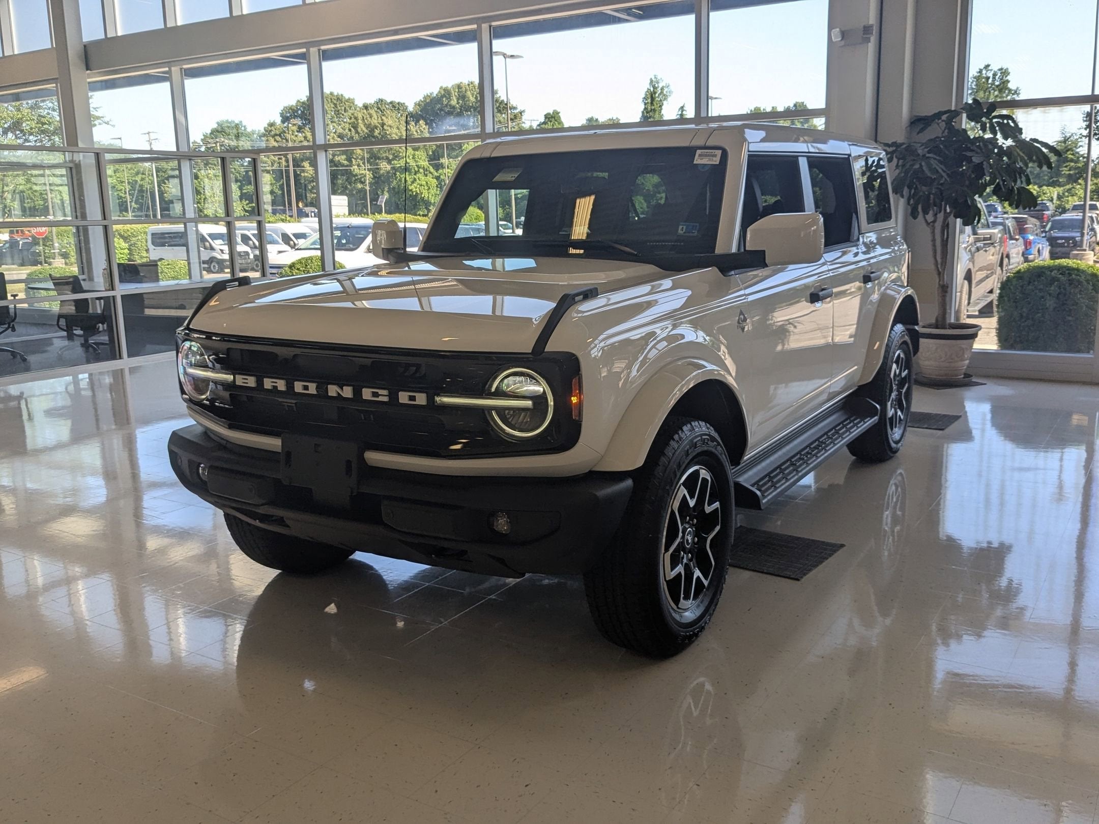 2026 Ford Bronco Outer Banks