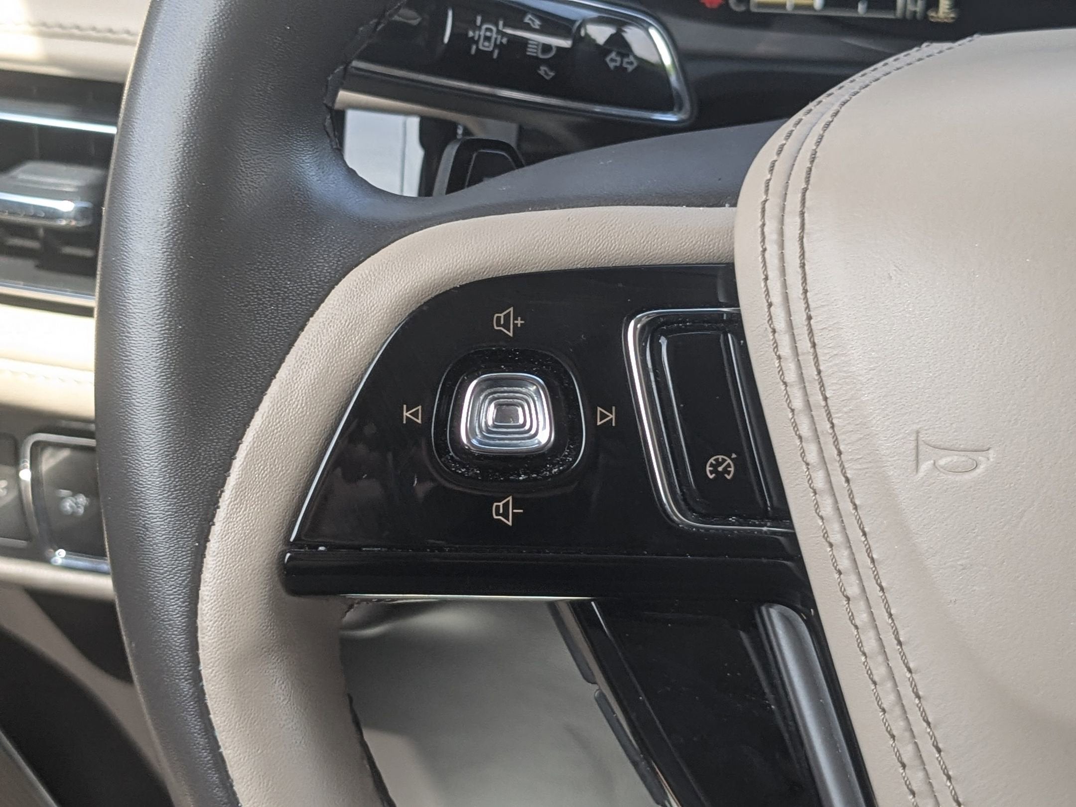 2023 Lincoln Aviator Standard