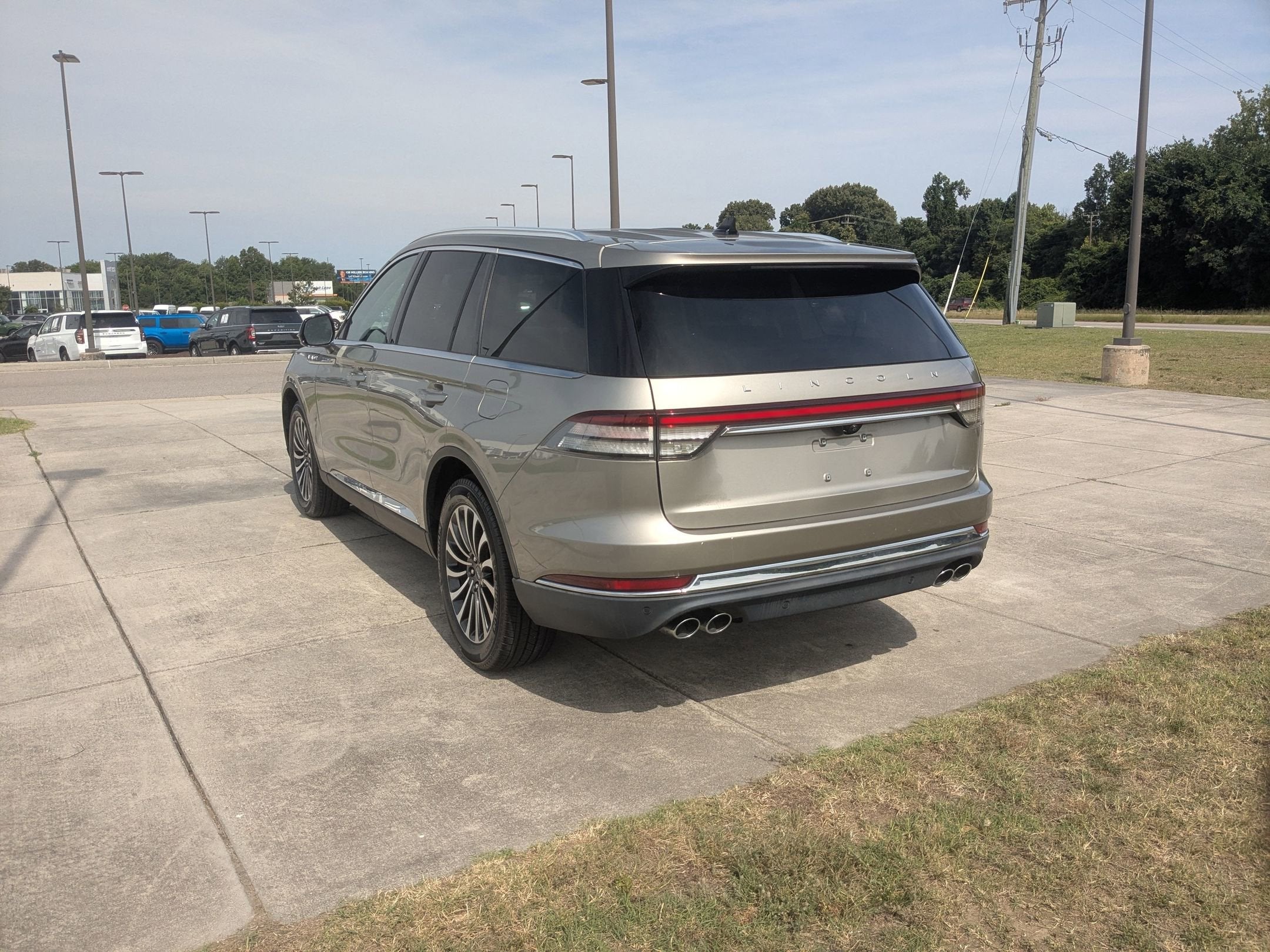 2023 Lincoln Aviator Standard