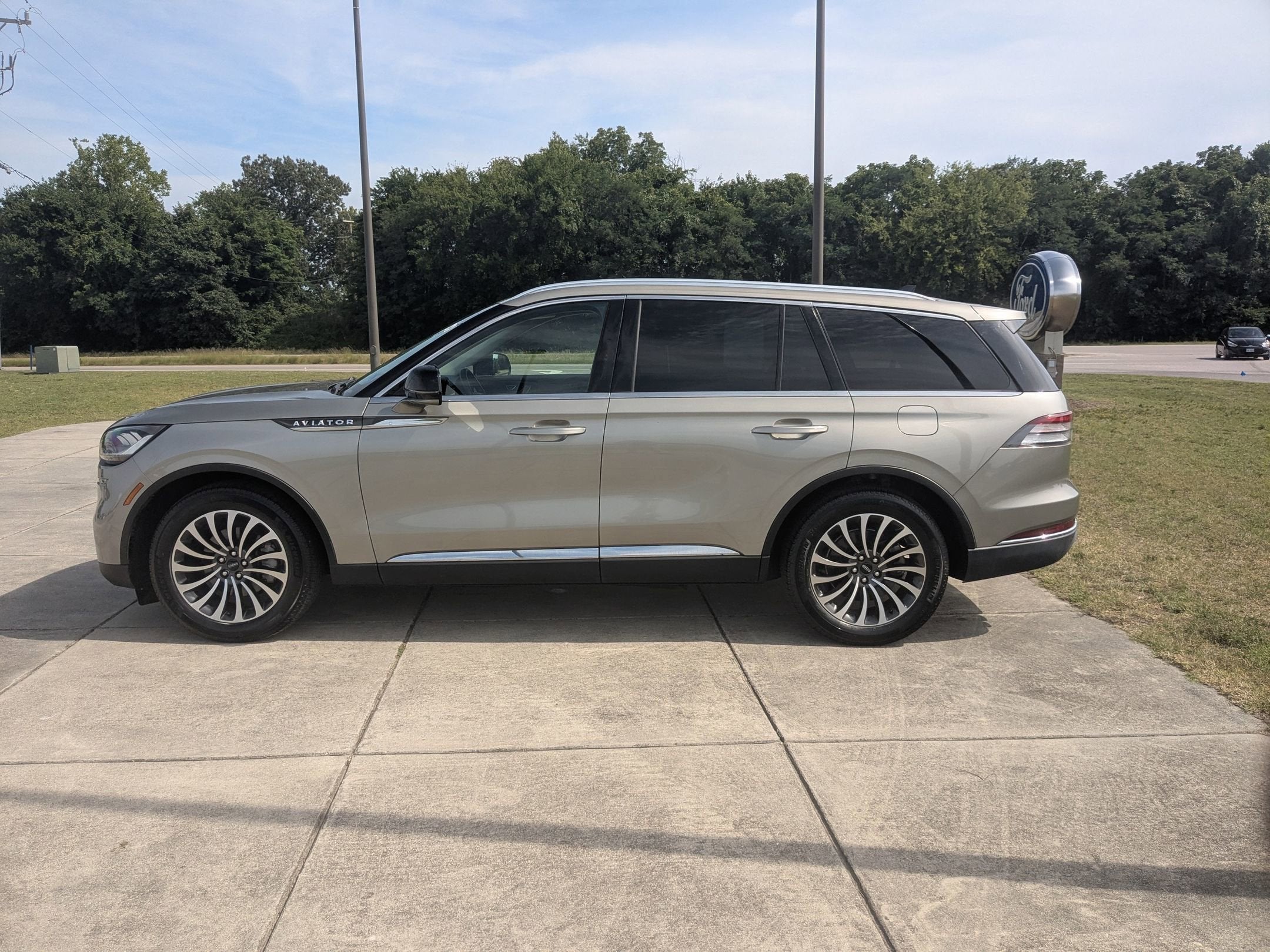 2023 Lincoln Aviator Standard