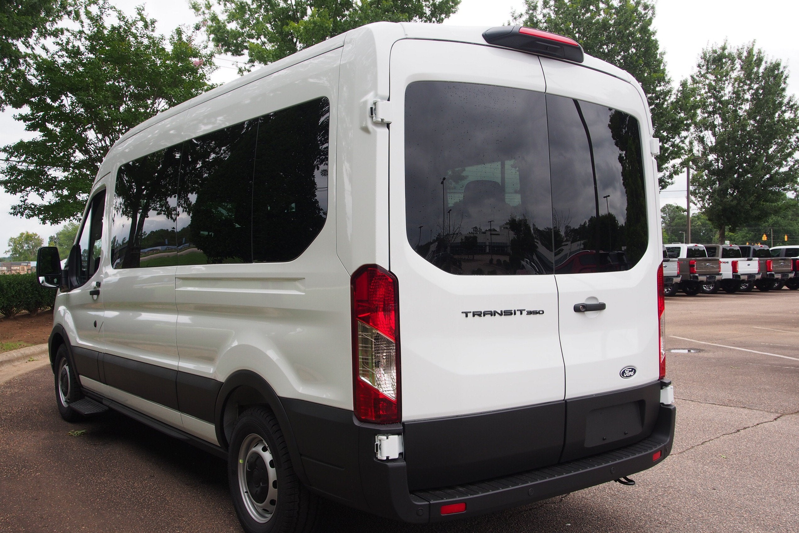 2026 Ford Transit Passenger Wagon XL