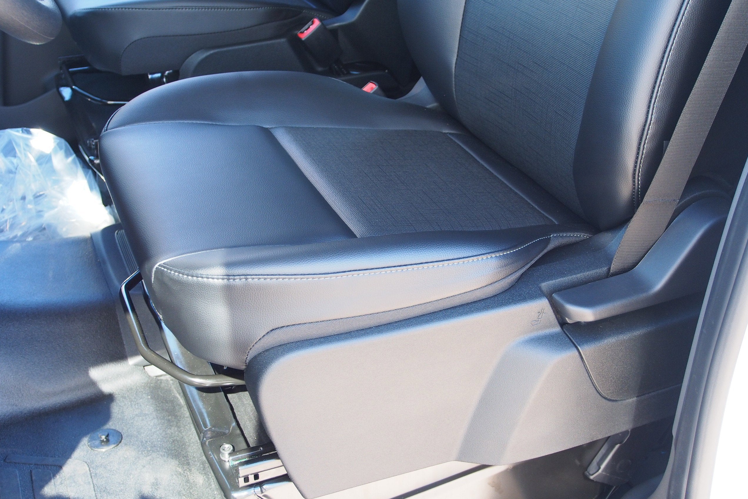 2025 Ford Transit Passenger Wagon XL