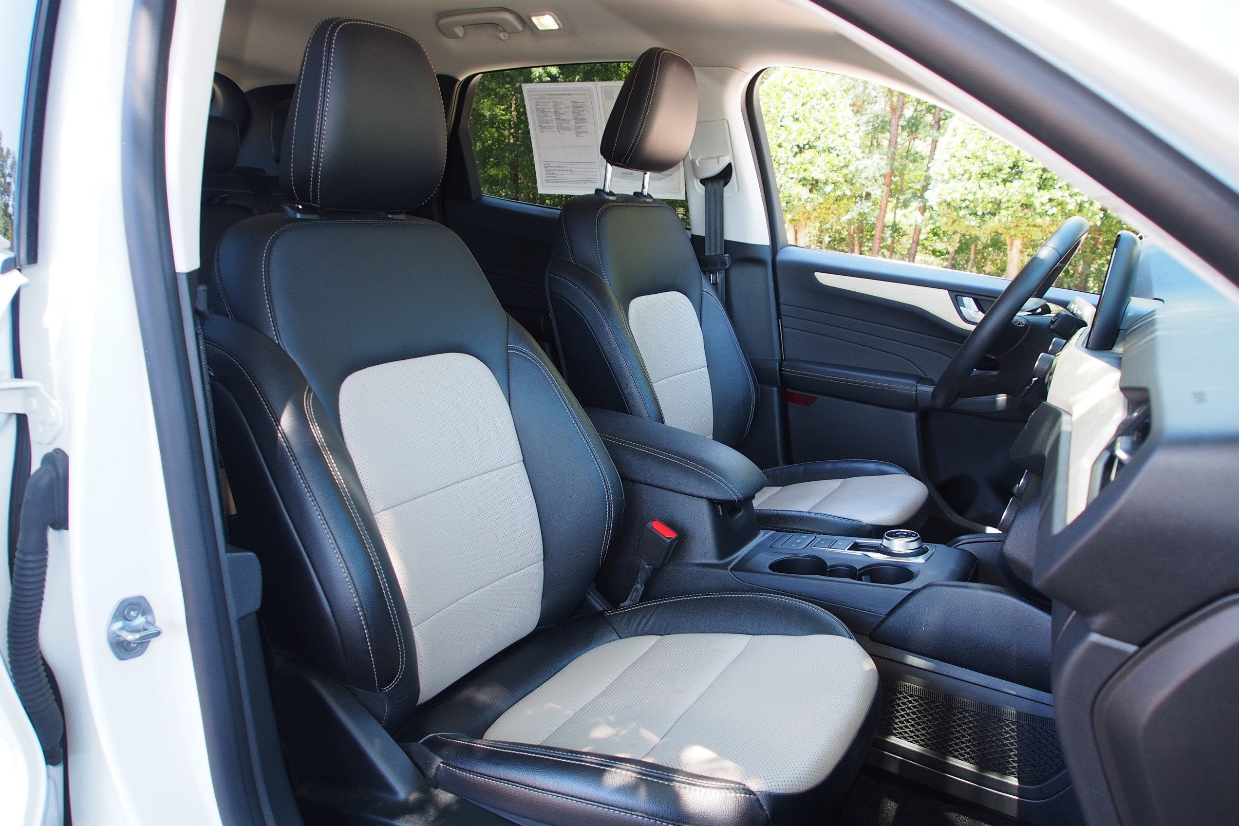 2022 Ford Escape Titanium Hybrid