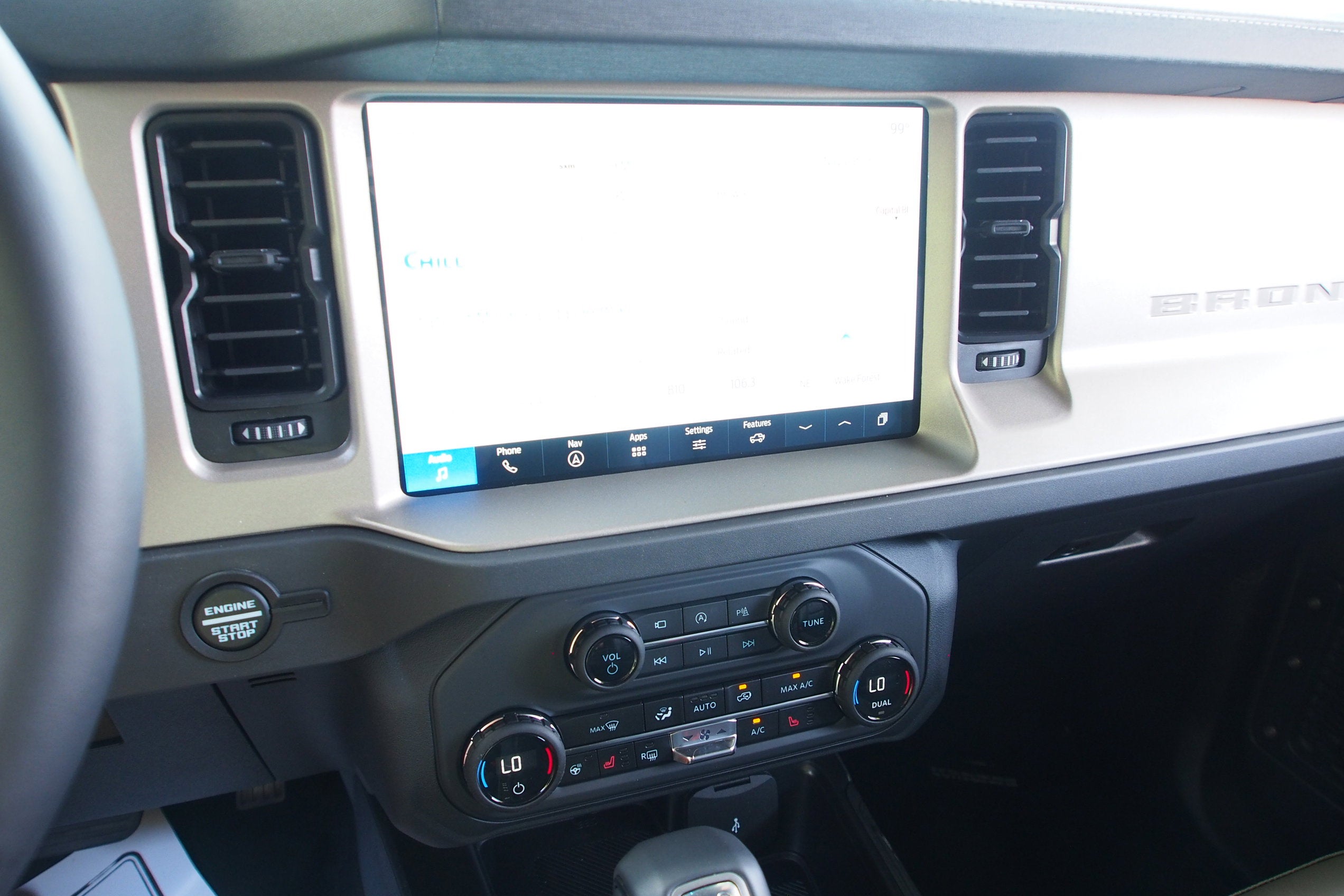 2025 Ford Bronco Outer Banks - Crossroads Courtesy Demo