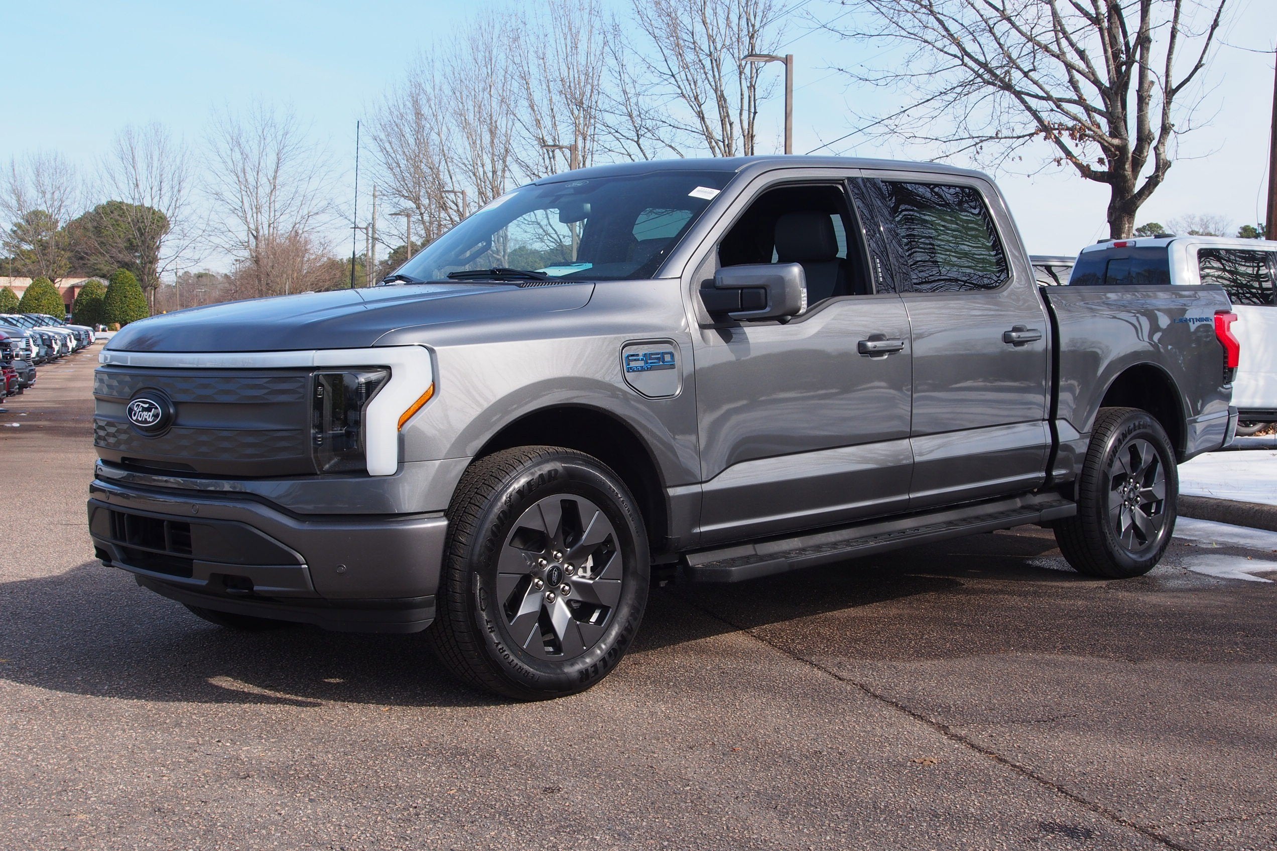 2025 Ford F-150 Lightning LARIAT