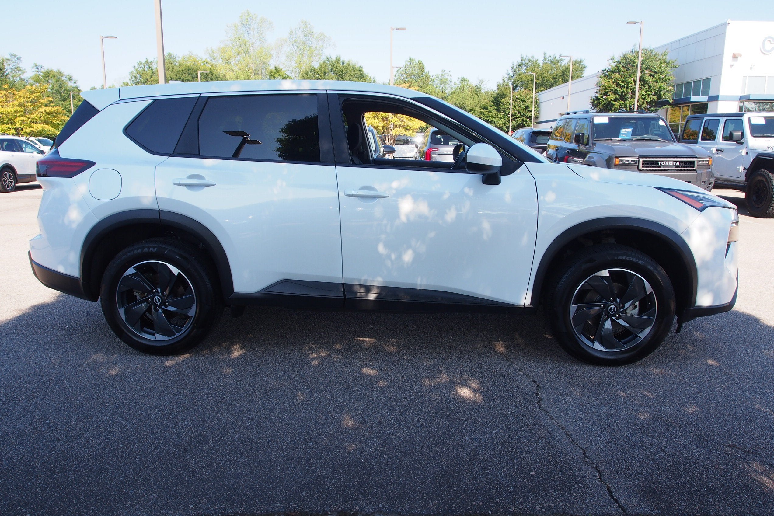 2025 Nissan Rogue SV
