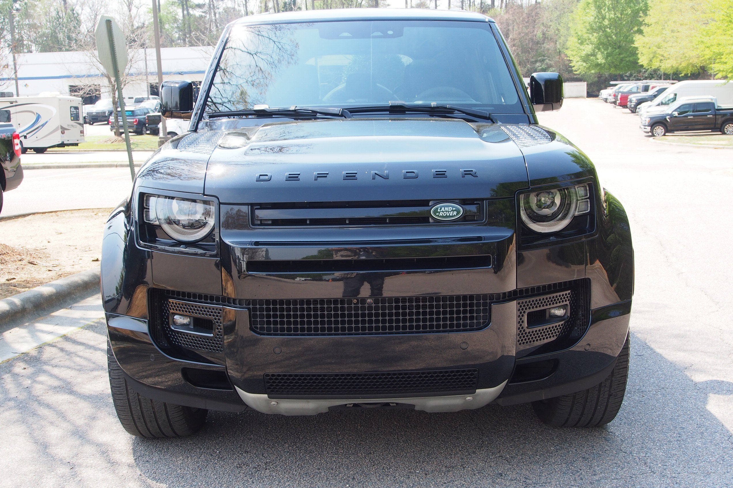 2024 Land Rover Defender V8