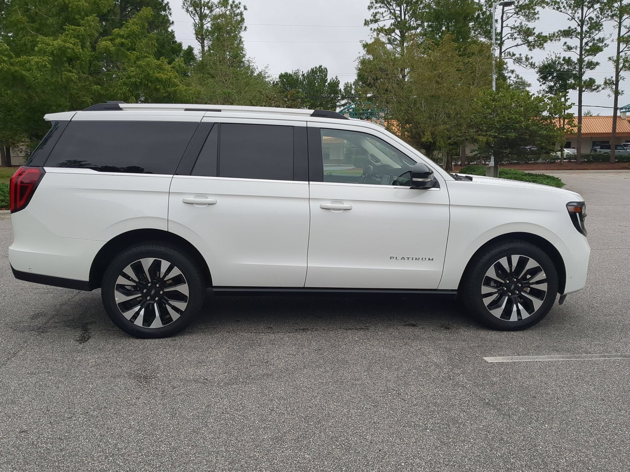 2025 Ford Expedition Platinum