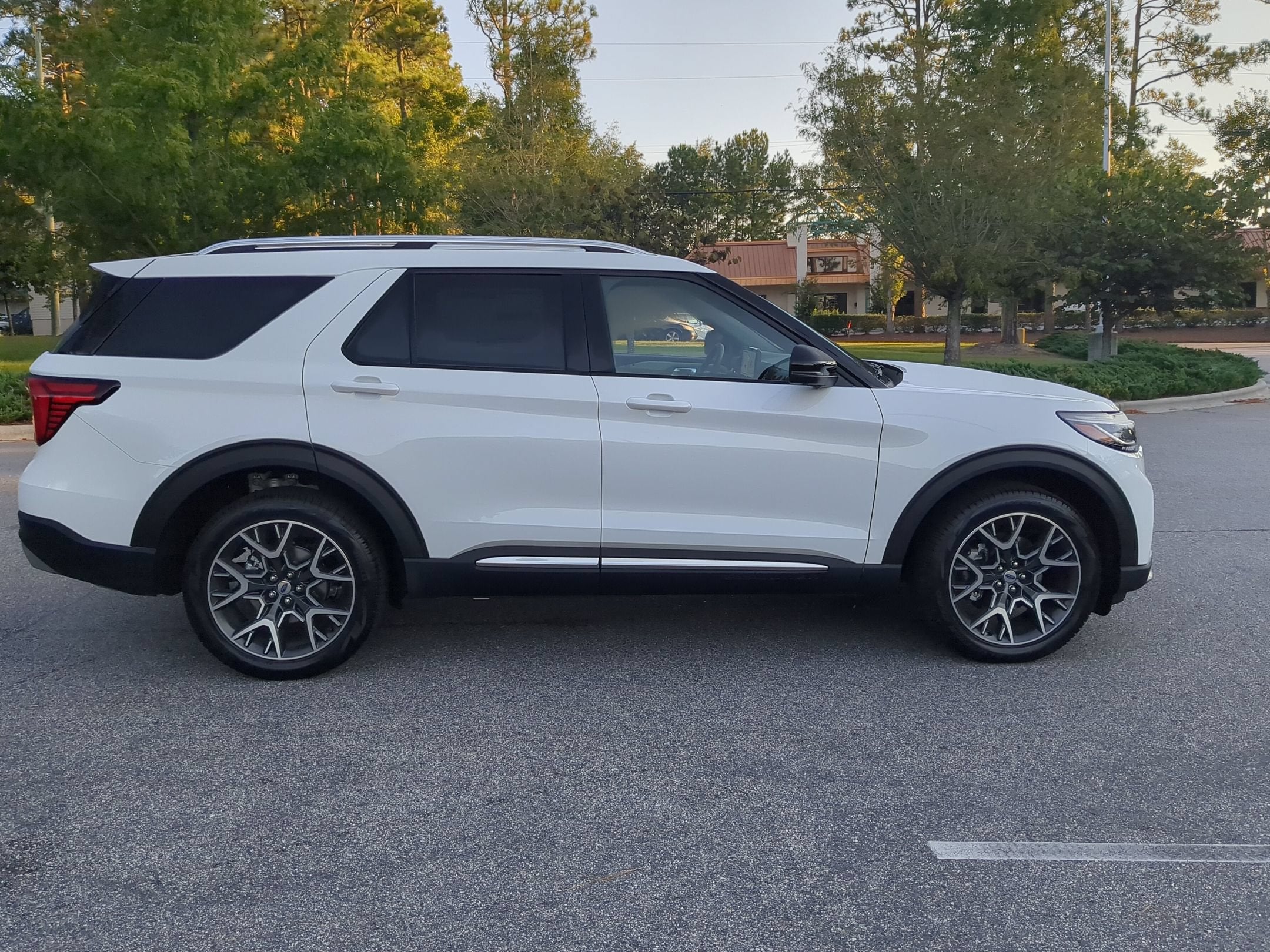 2027 Ford Explorer Platinum