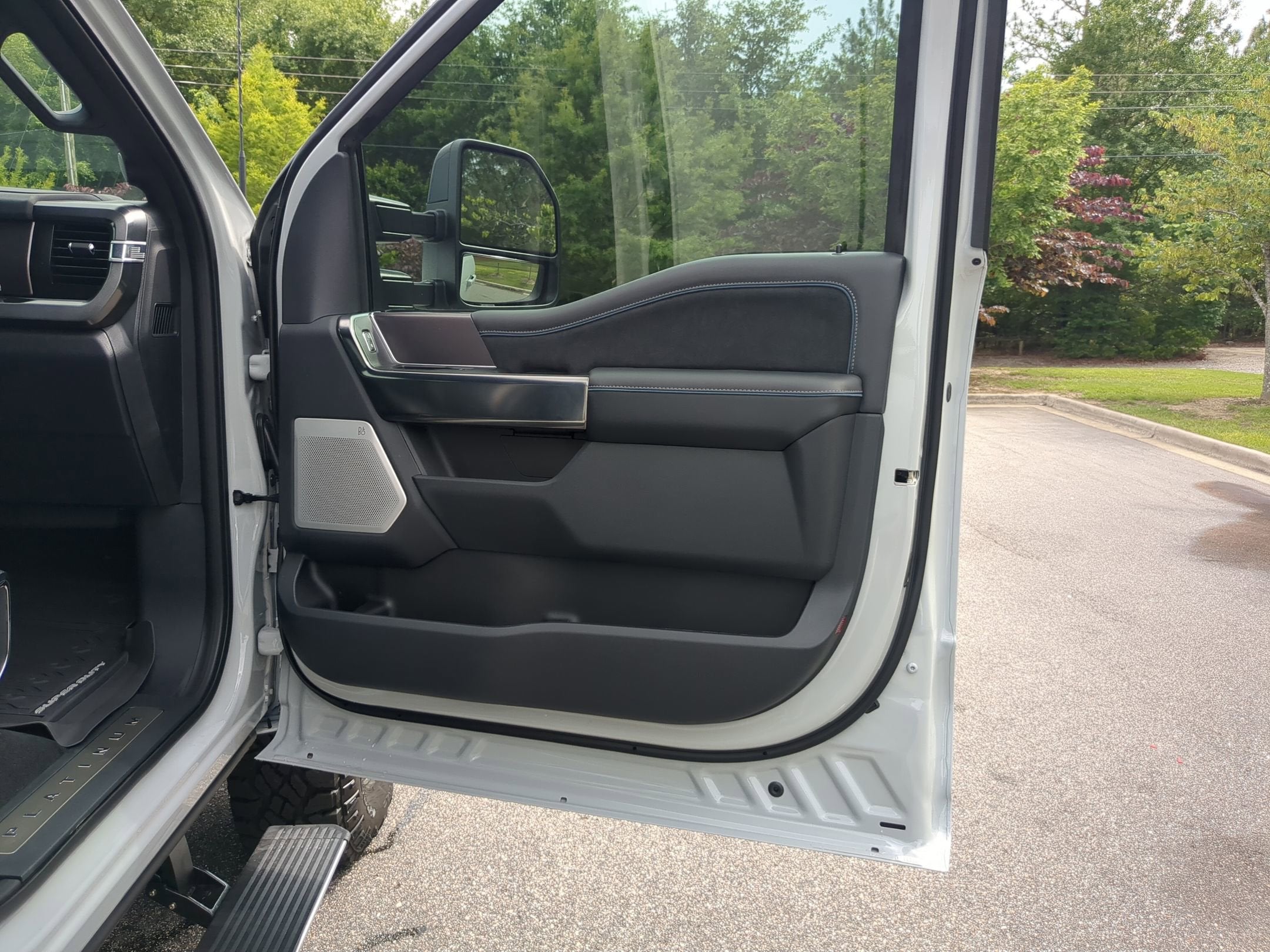2026 Ford Super Duty F-350 SRW Platinum